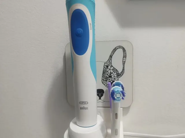Oral B toothbrush holder