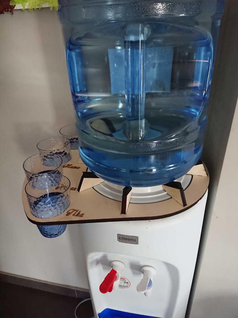 Cup holder for Clover water cooler by bernieke Download free STL