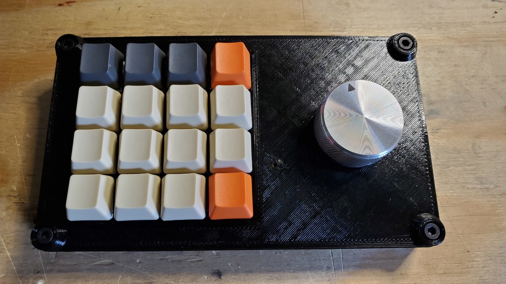 Dumbpad - 4x4 Macro Keypad with Rotary Encoder