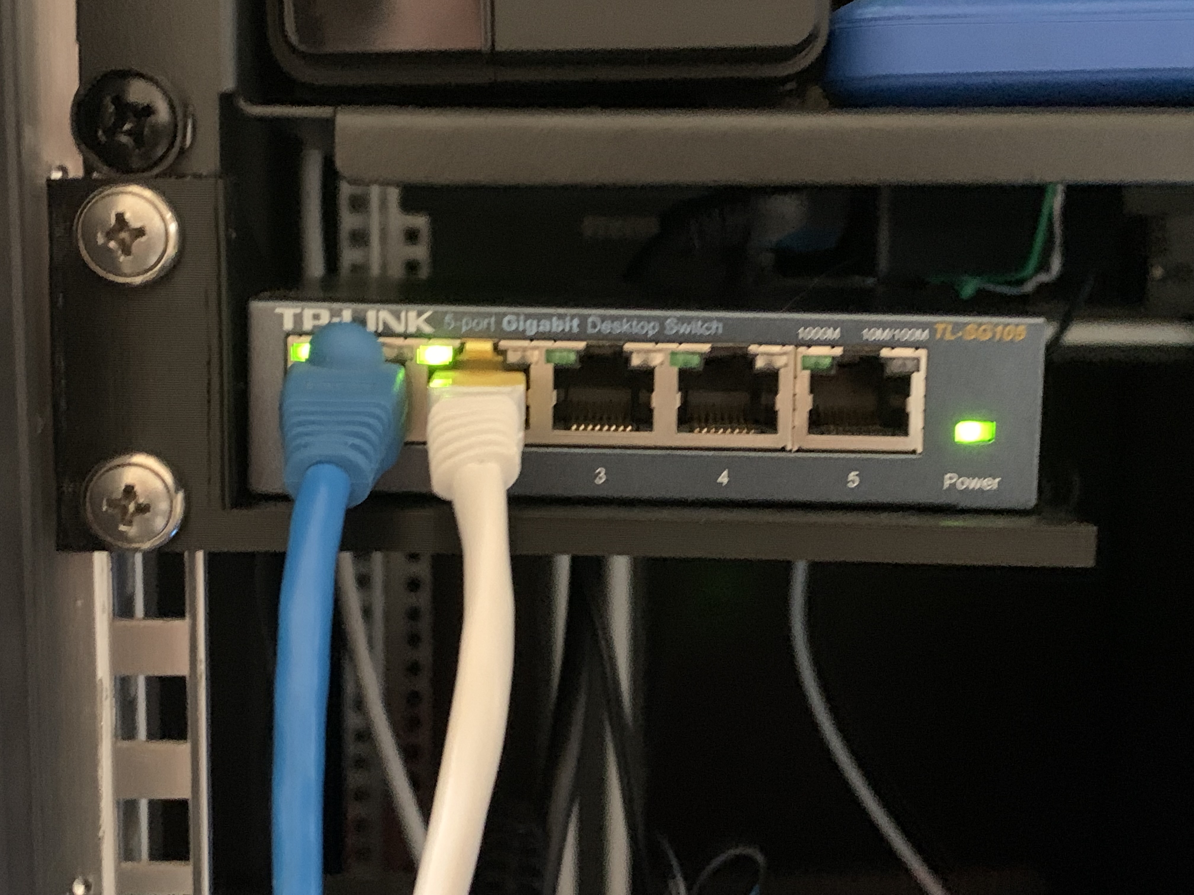 tplink tl-sg105 1U rack shelf