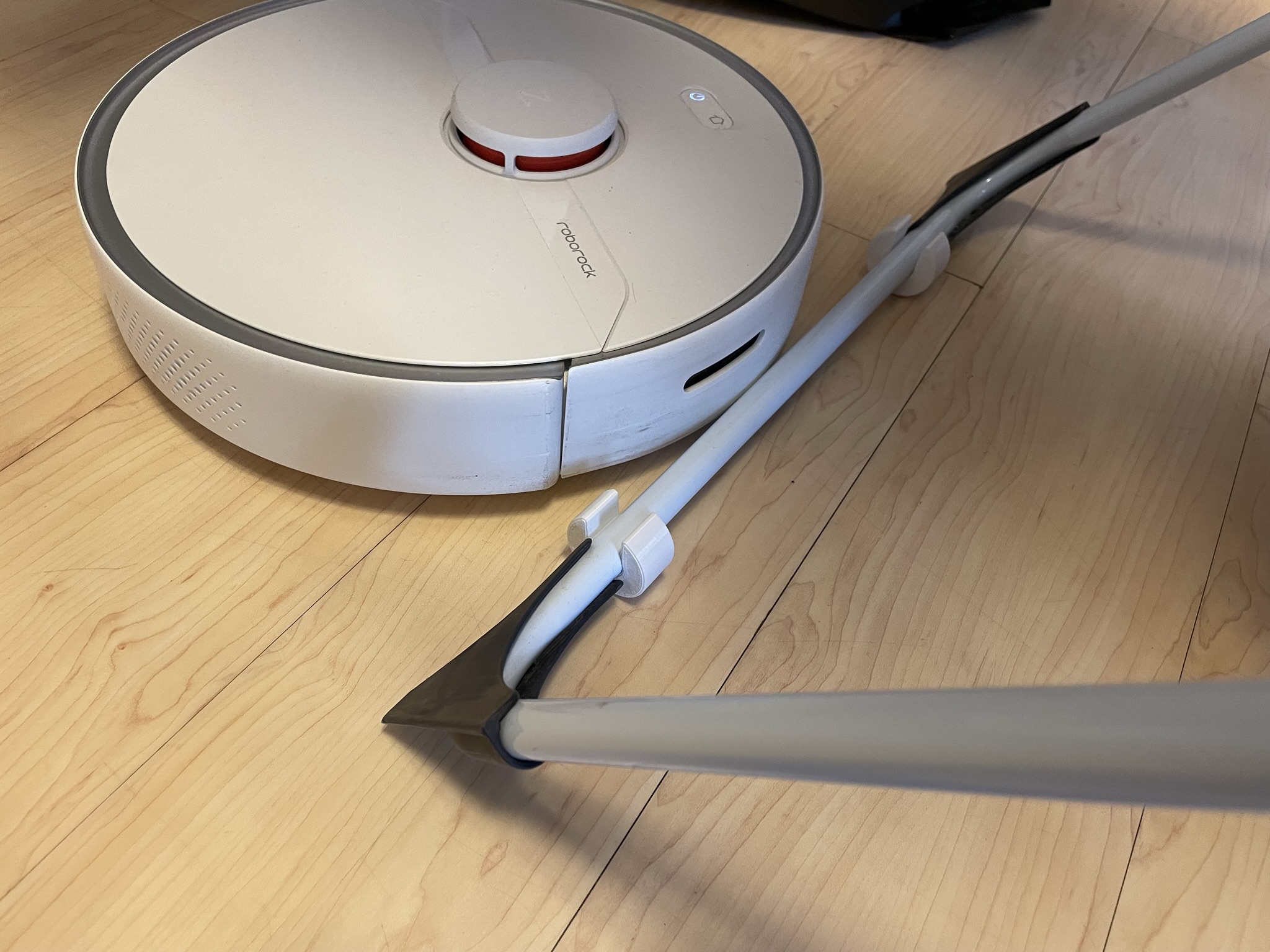 simple riser for clothes horse - rack / vacuum robot wall