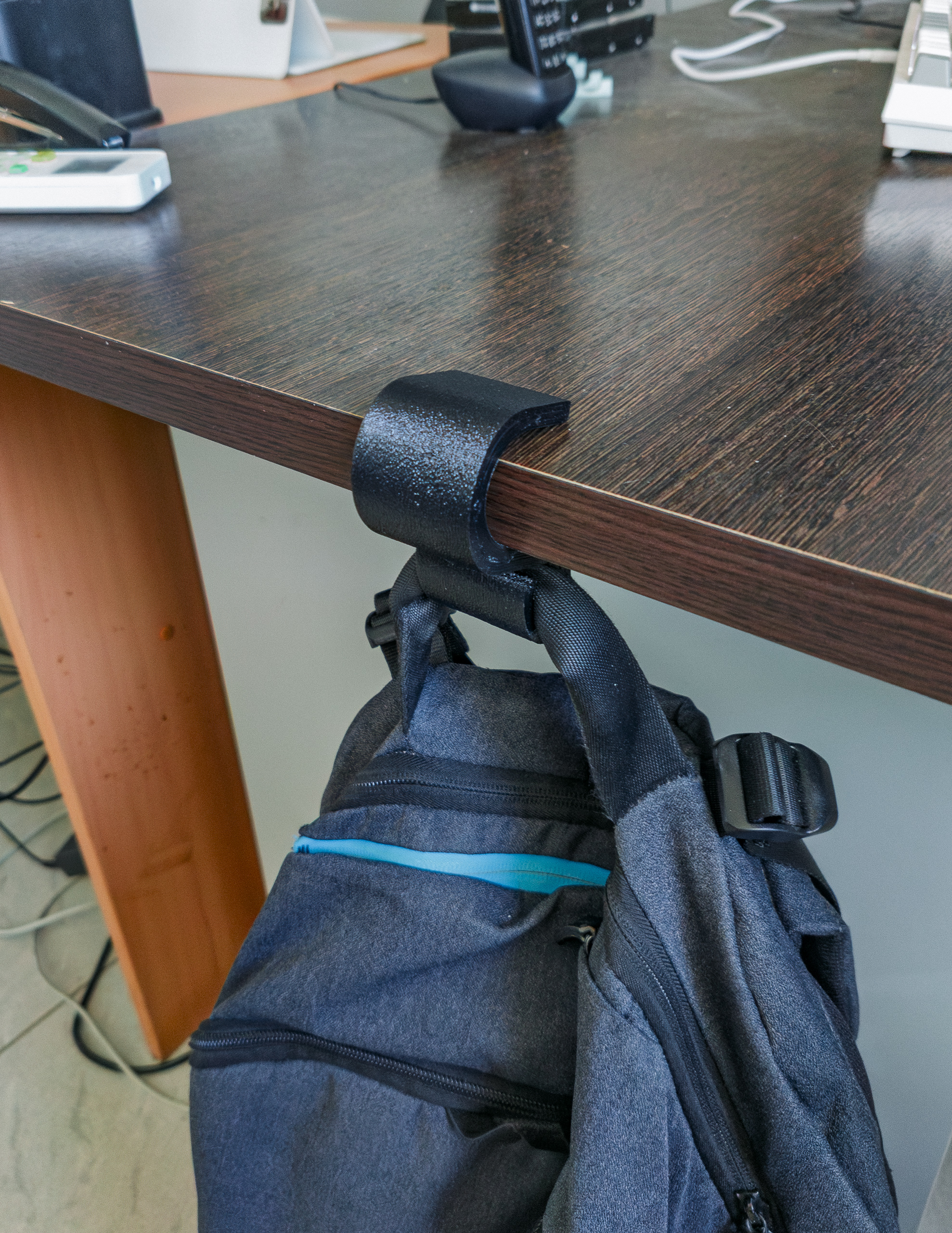 YABH – Yet Another Backpack Hook/Hanger — miniatura 2