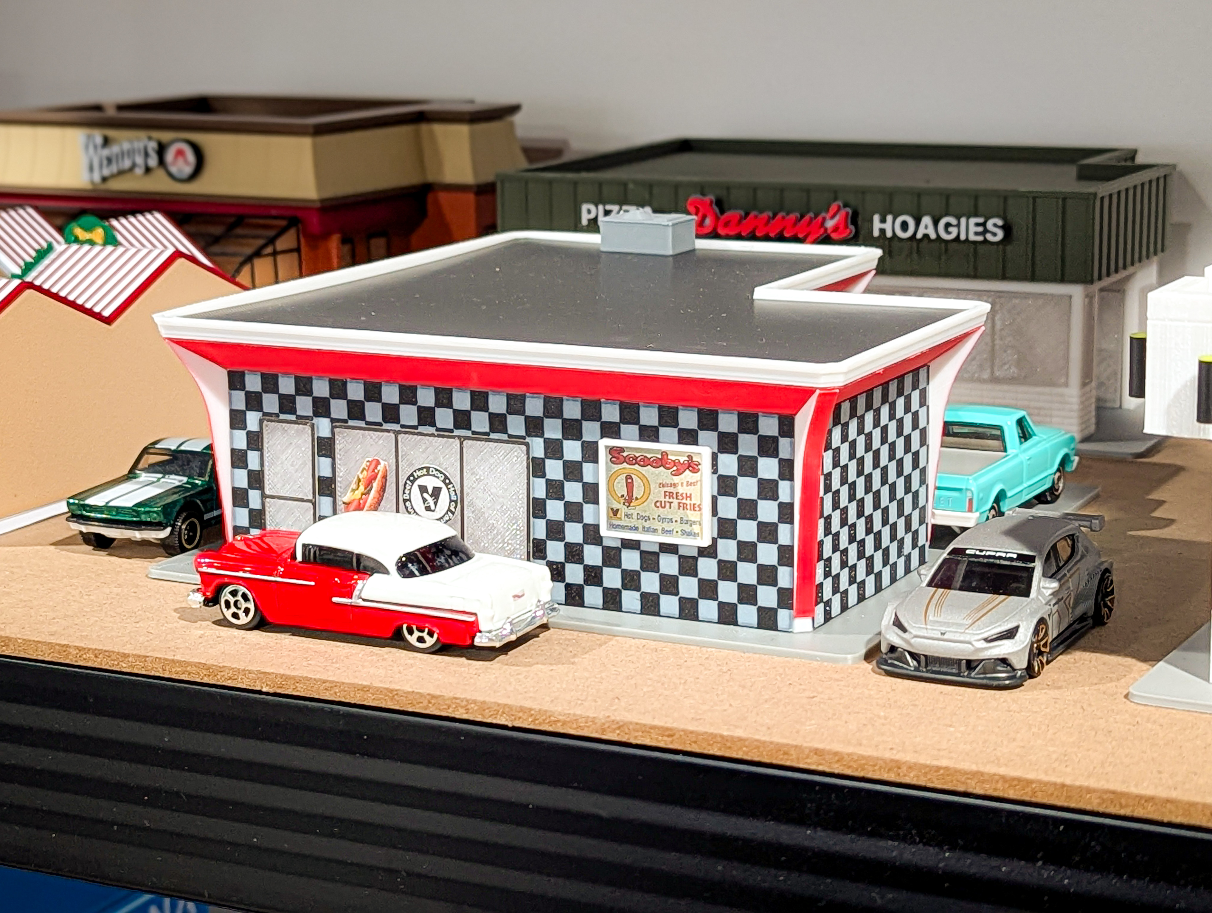Scooby's Hot Dogs Model Set - 1:64 Scale Diorama — thumbnail 14
