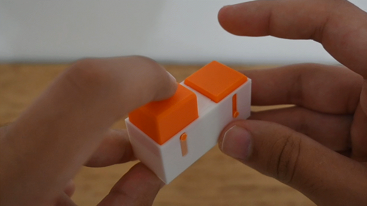Double button fidget