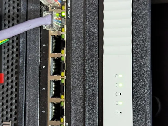 TP-Link XZ001-G7 (DIGI) 10 Inch Rack Mount with Keystone