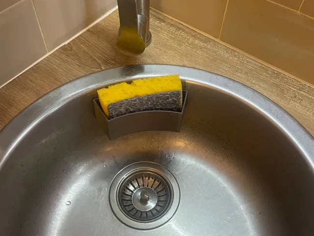 Radius sink sponge holder