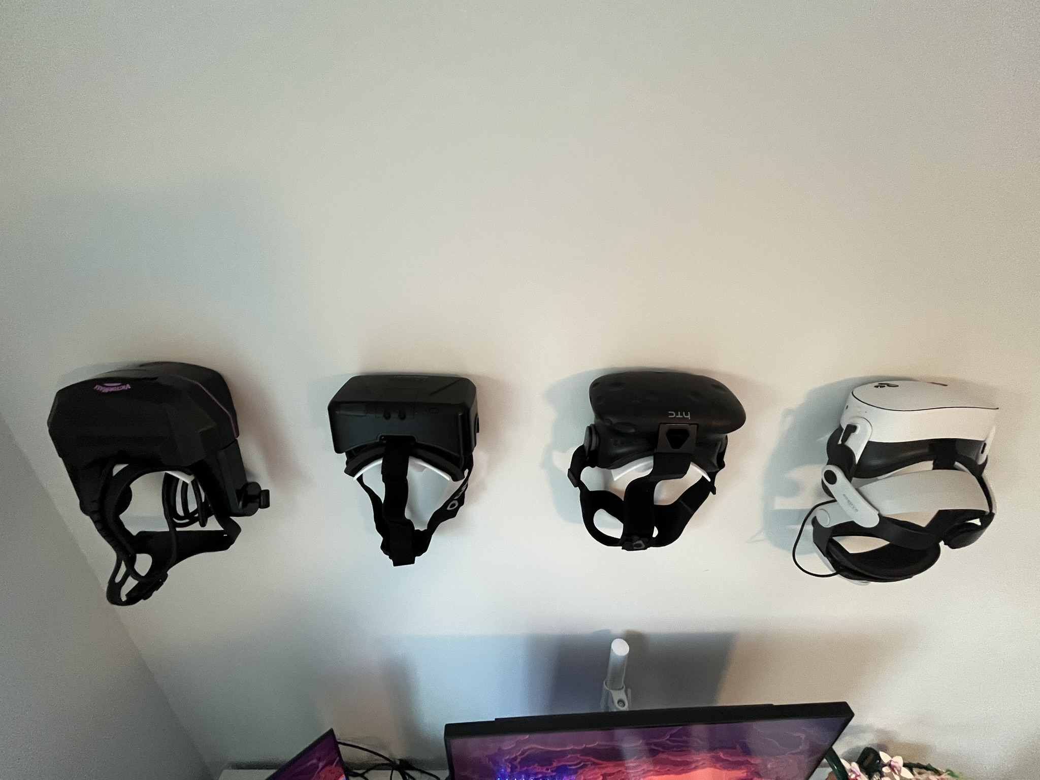 Miniatura 6 do modelo 3D Universal VR Headset Wall Mount