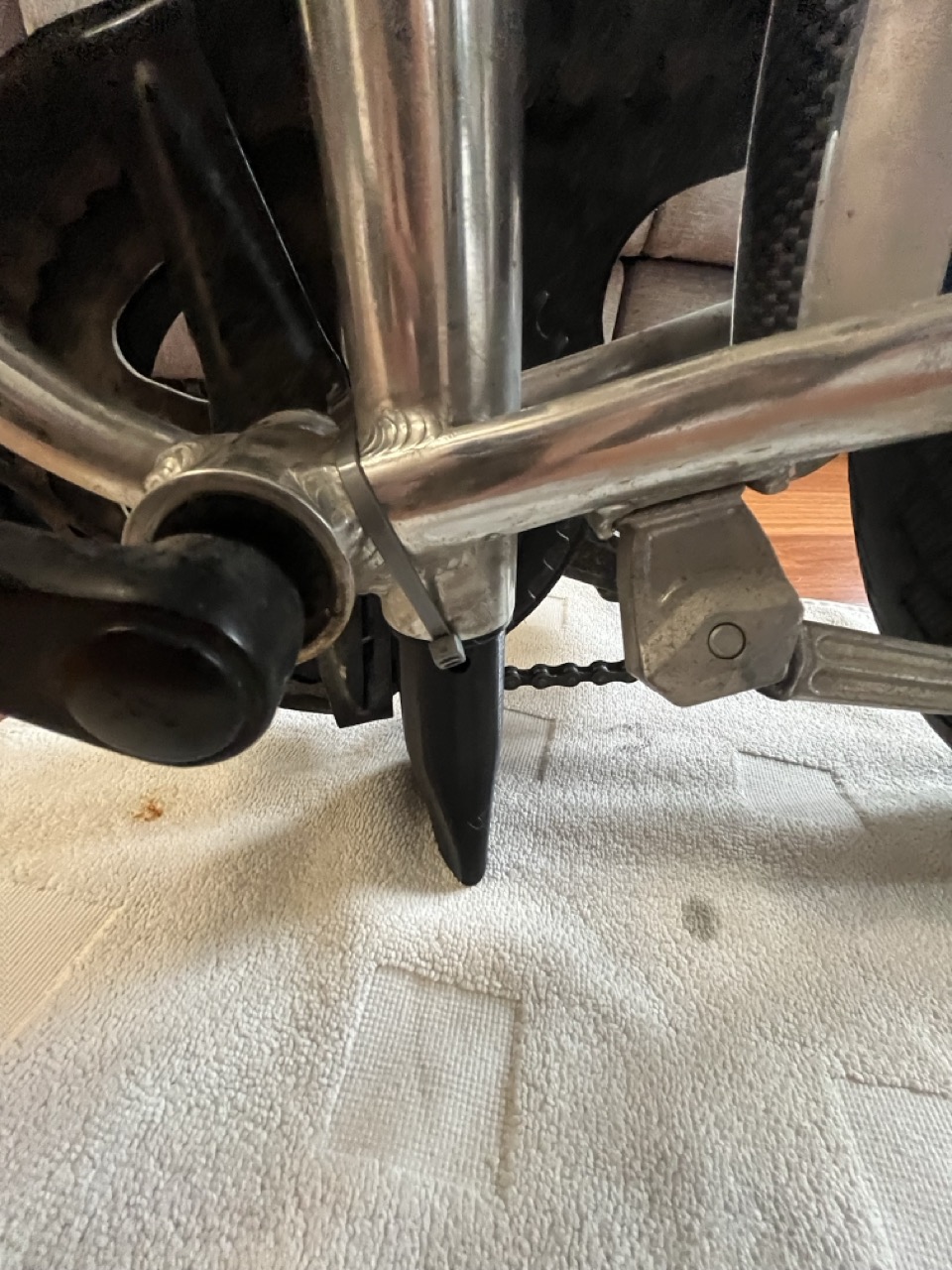 Folding Bike Stand for Rear Triangle