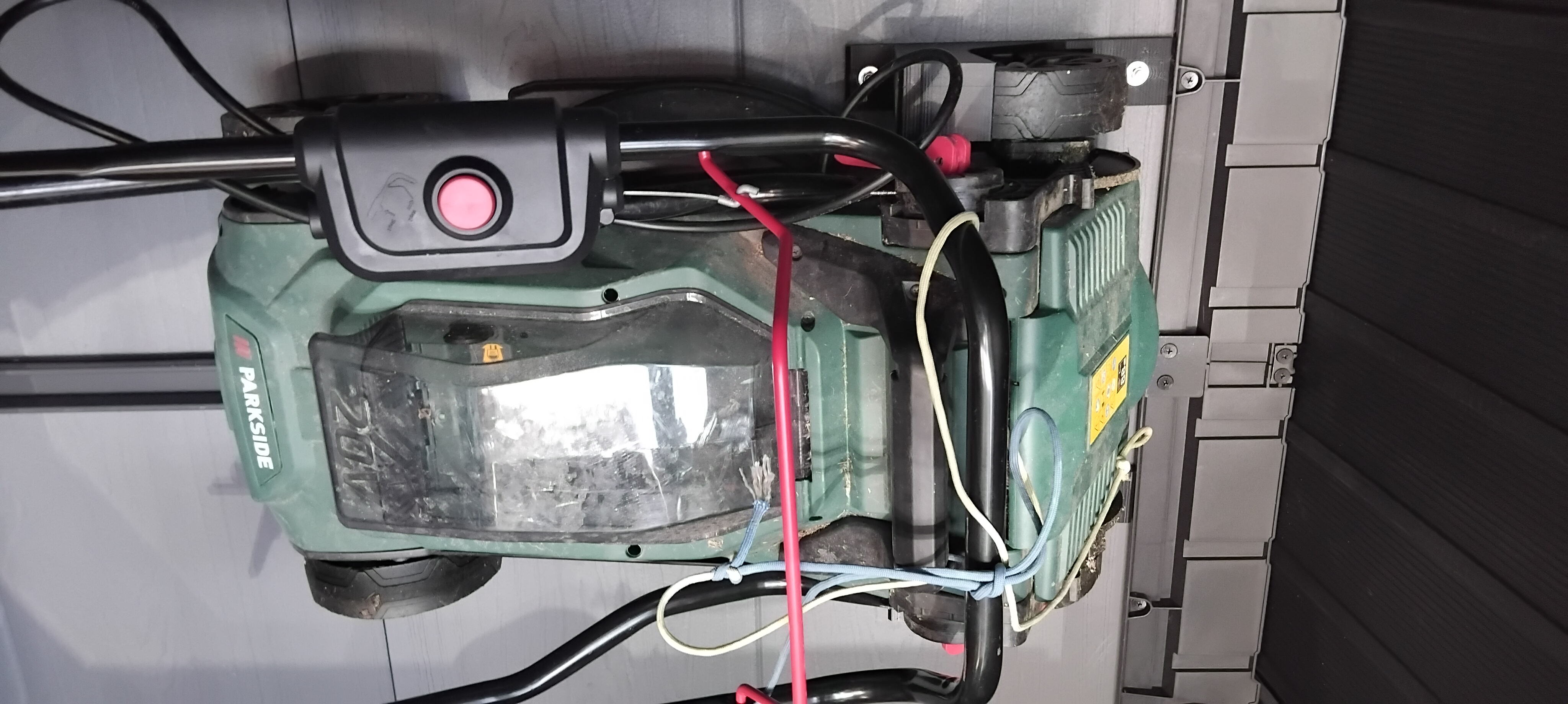 Parkside 20V lawnmower wall mount