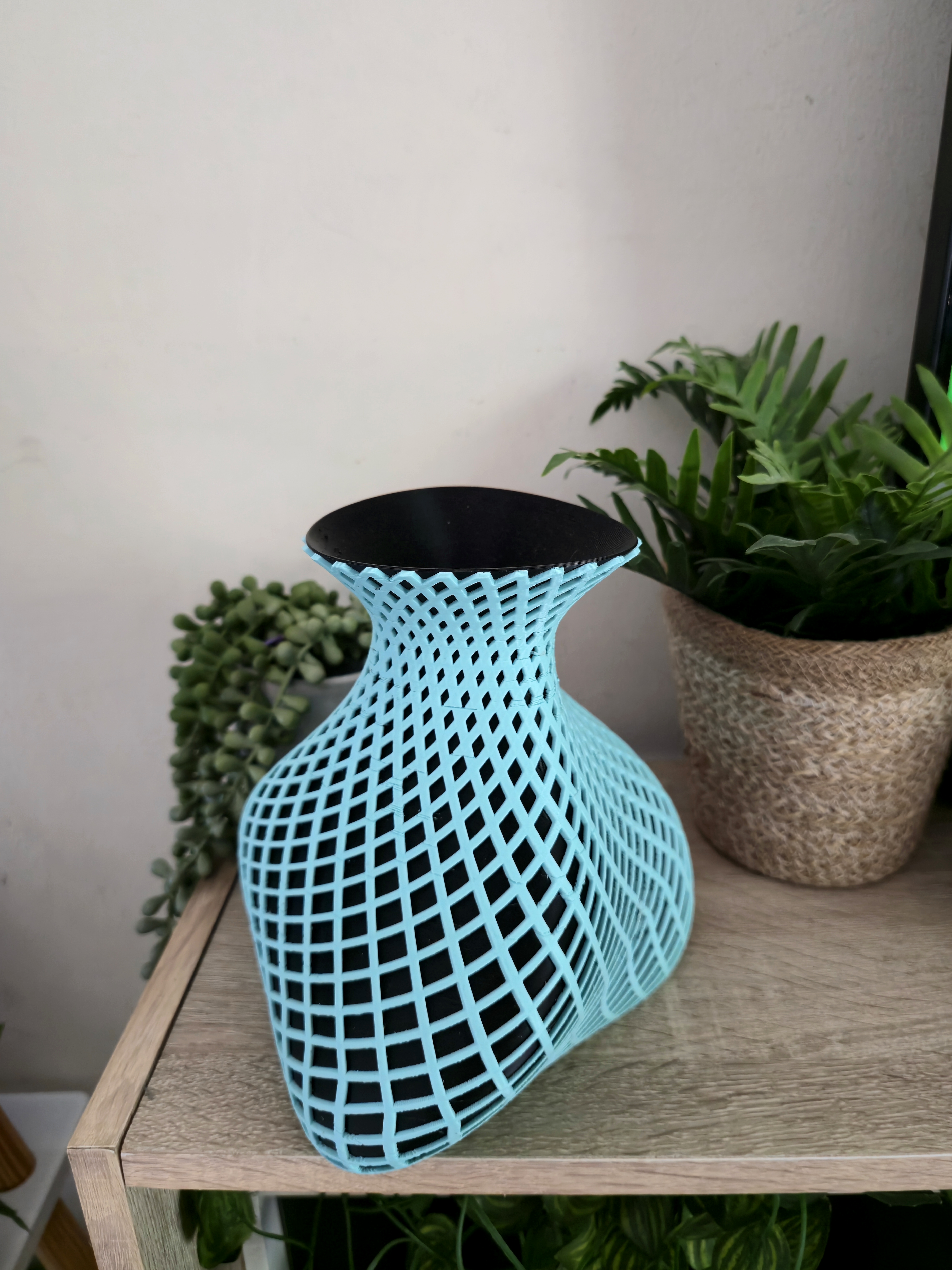 Twisted Vase 2 — miniatura 3