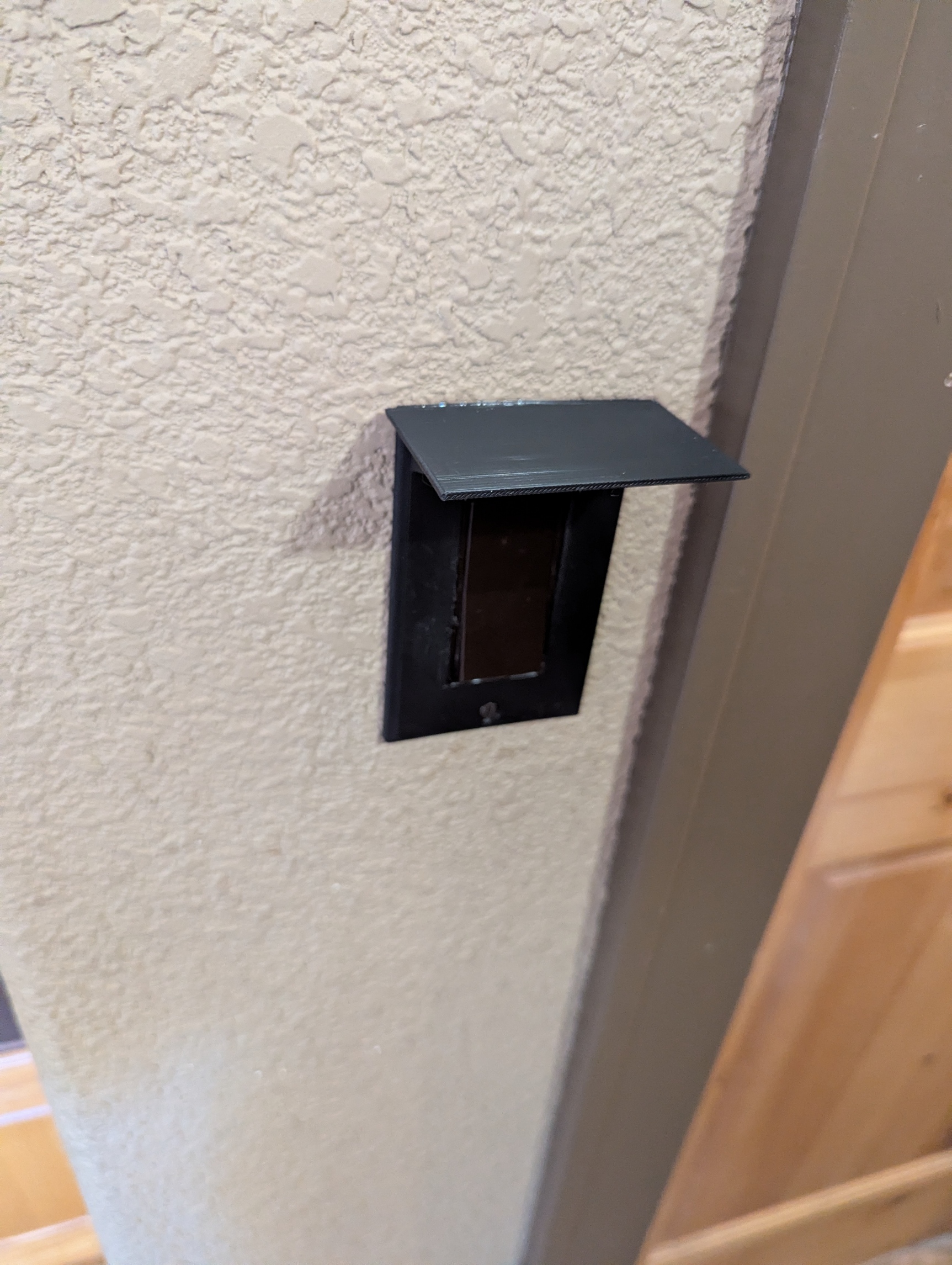 Miniatura 3 do modelo 3D light switch cover with shelf.
