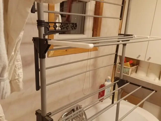 Drying rack/clothes airer folding arm
