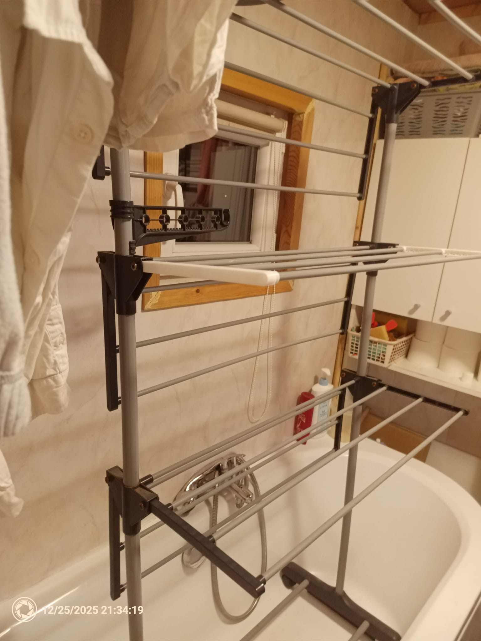 Drying rack/clothes airer folding arm