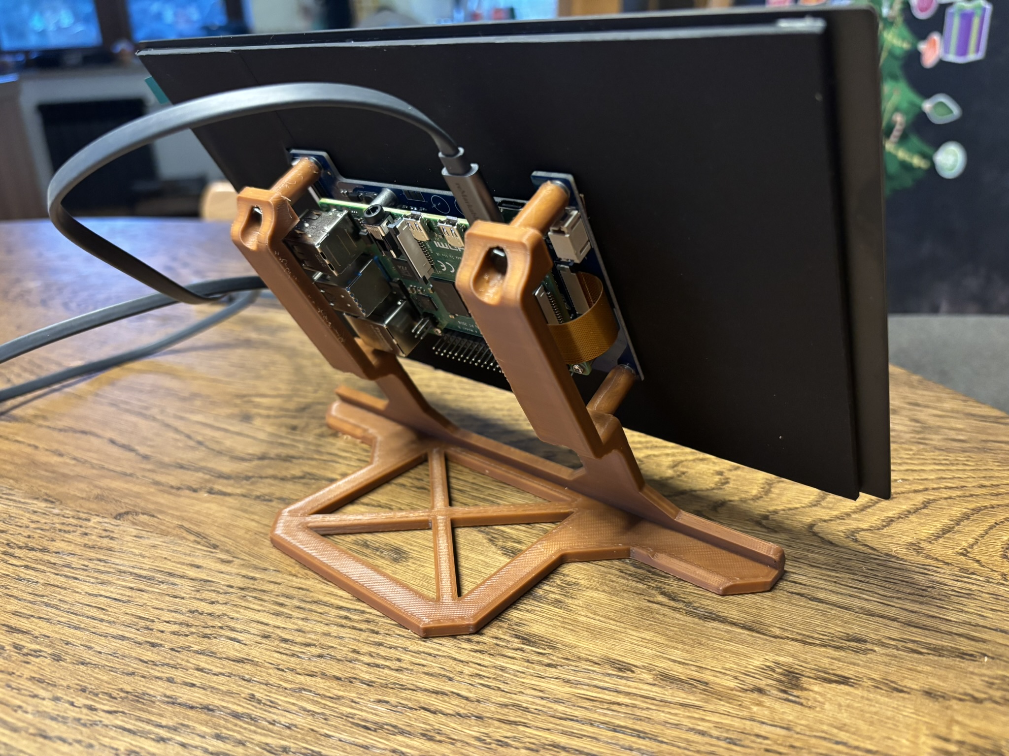 Desk stand for LCD 10.1 inch with Raspberry Pi mounted (Waveshare 23450 + Pi4B)