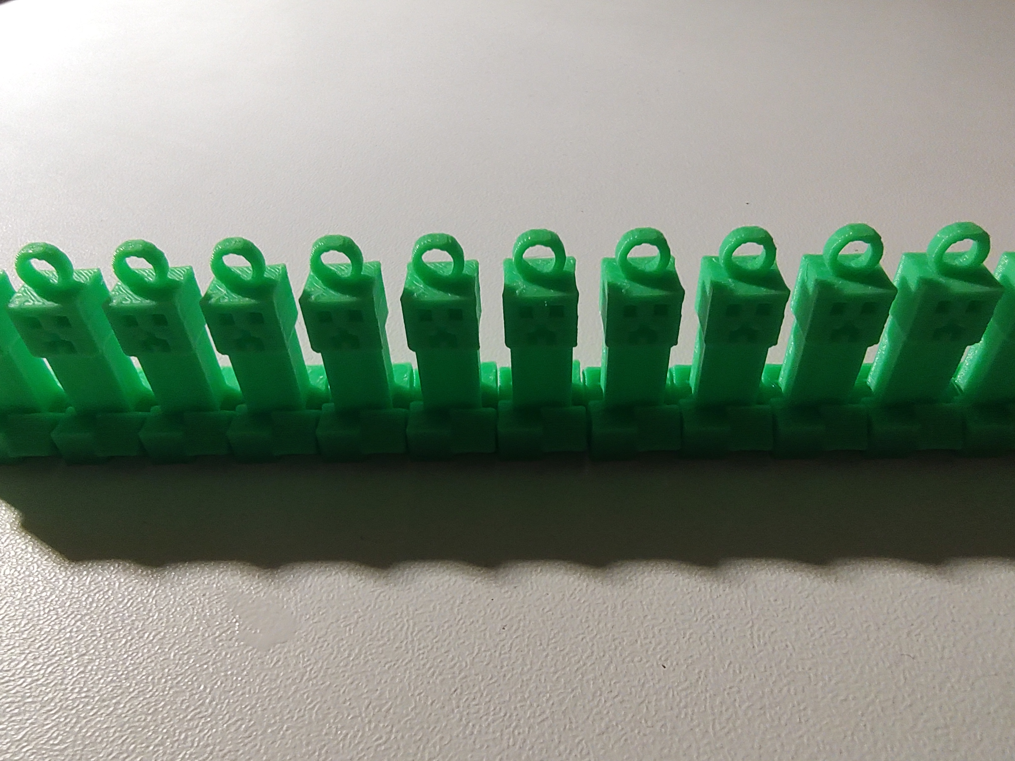 Miniatura 7 do modelo 3D Minecraft Creeper Keychain