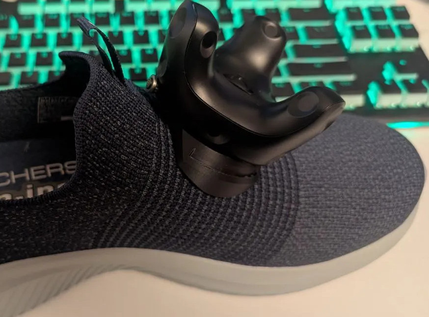 Sew-on Vive Tracker shoe mount