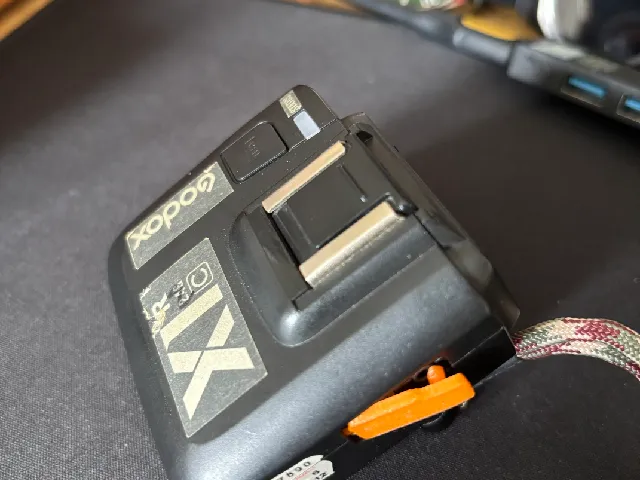 Godox X1R flash receiver sync door