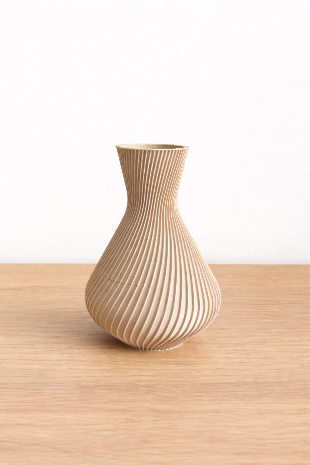 Spiral Vase | Long Elegant Neck | Vase Mode