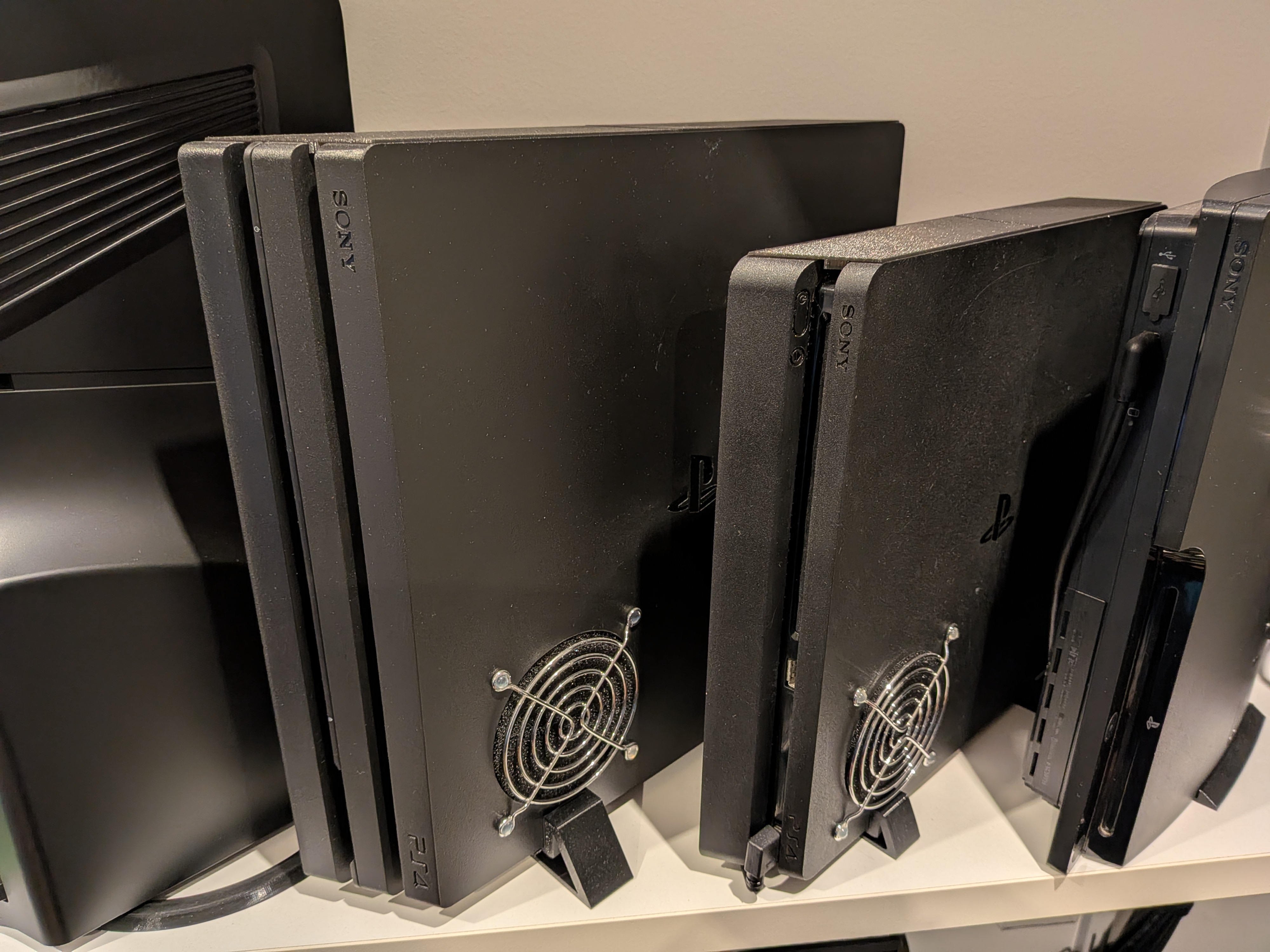 PS4 Pro Vertical Dust Protector (Snap-On Vent Cover)