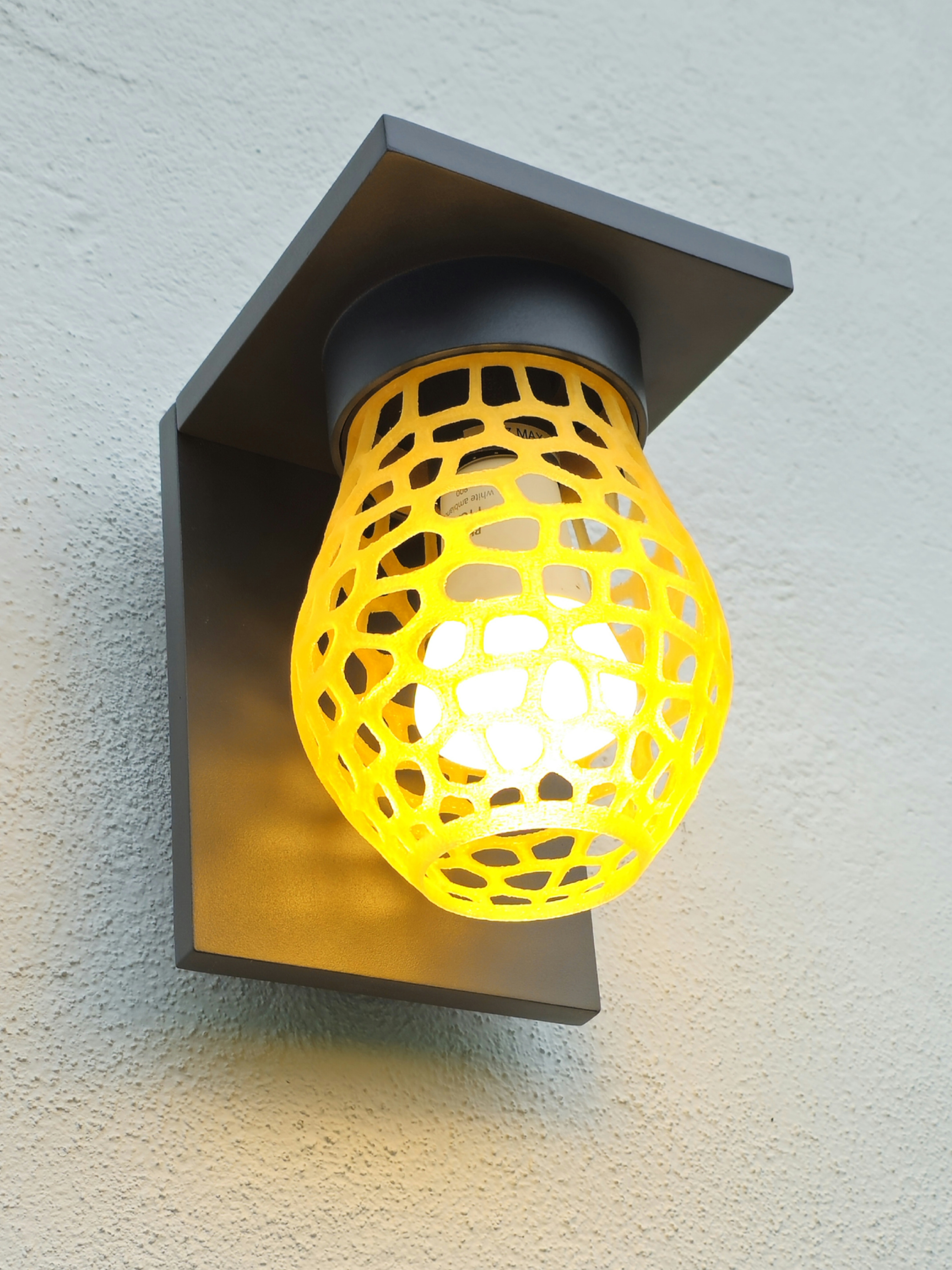 Threaded Voronoi Lampshade