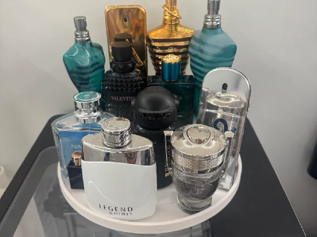 Circular 2 tier display stand