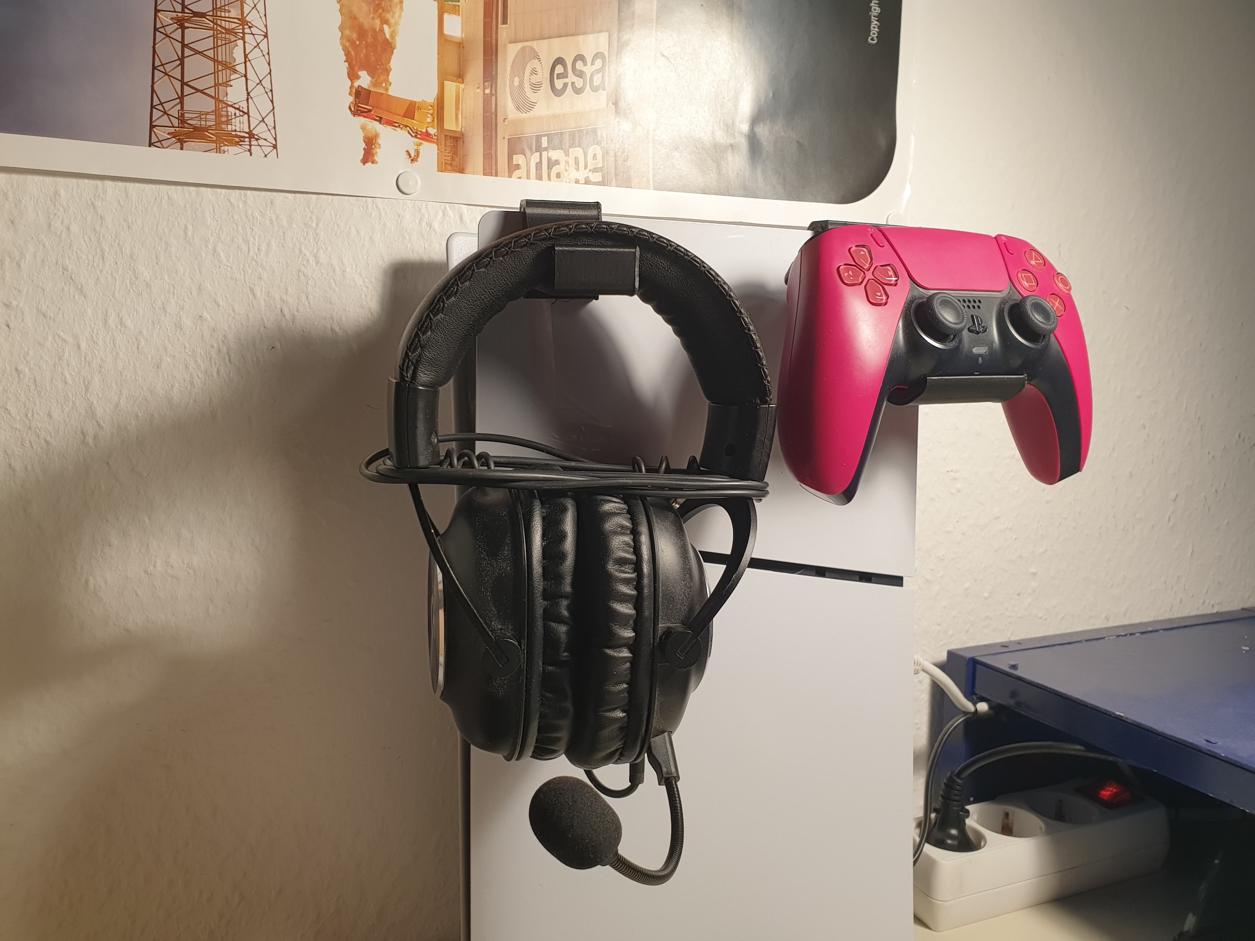 PS 5 headphones holder