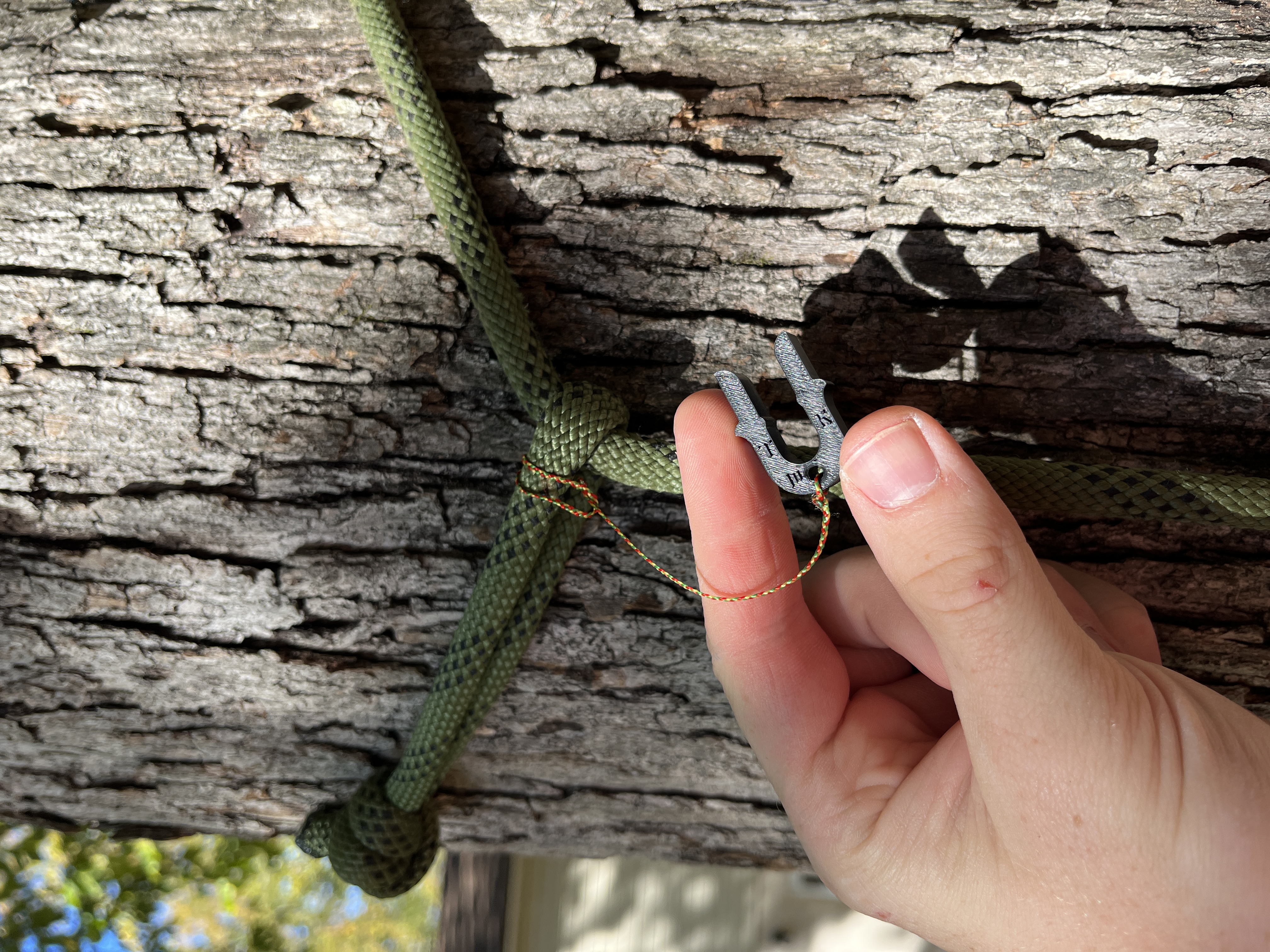 Tether Keeper for Saddle Hunting