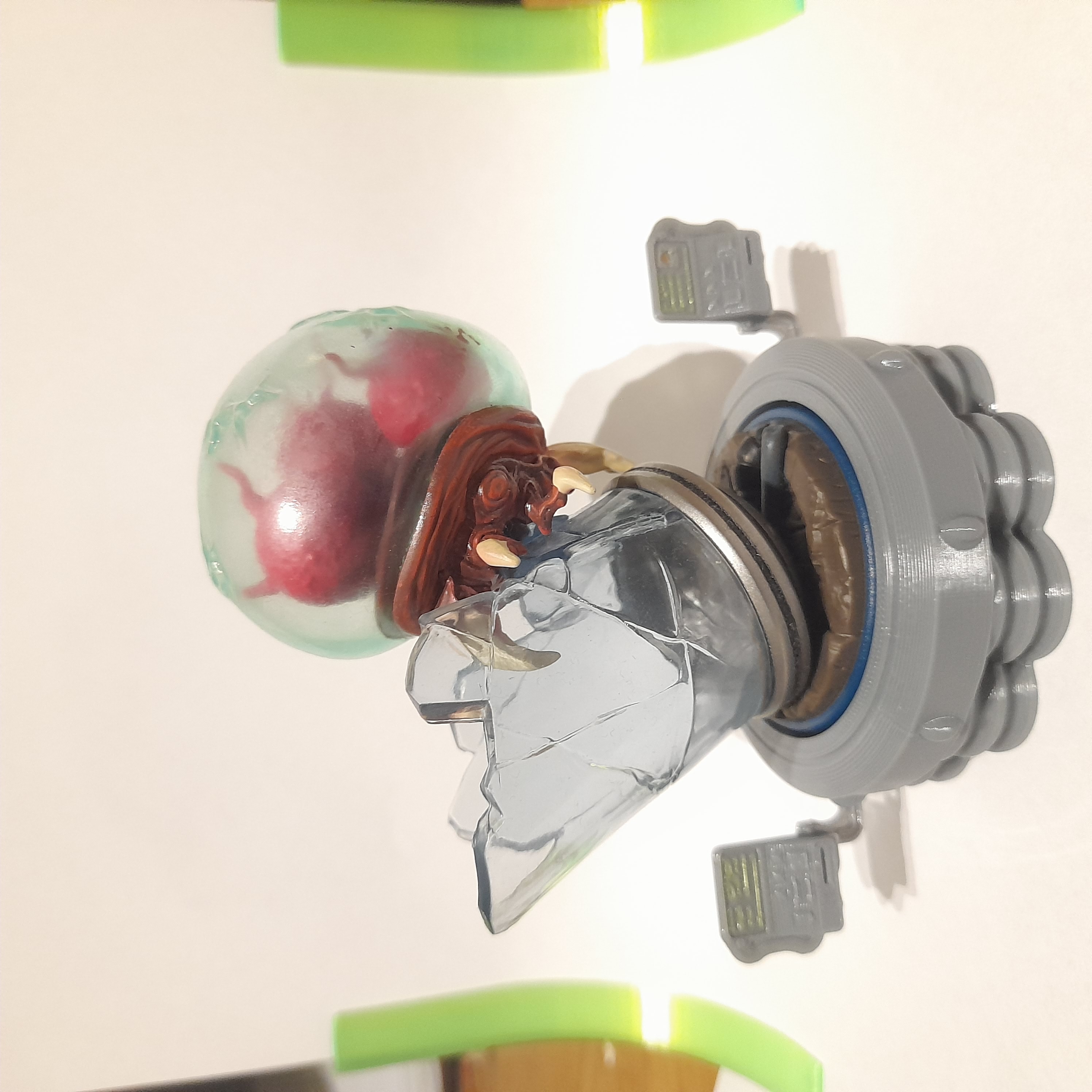 Metroid amiibo stand
