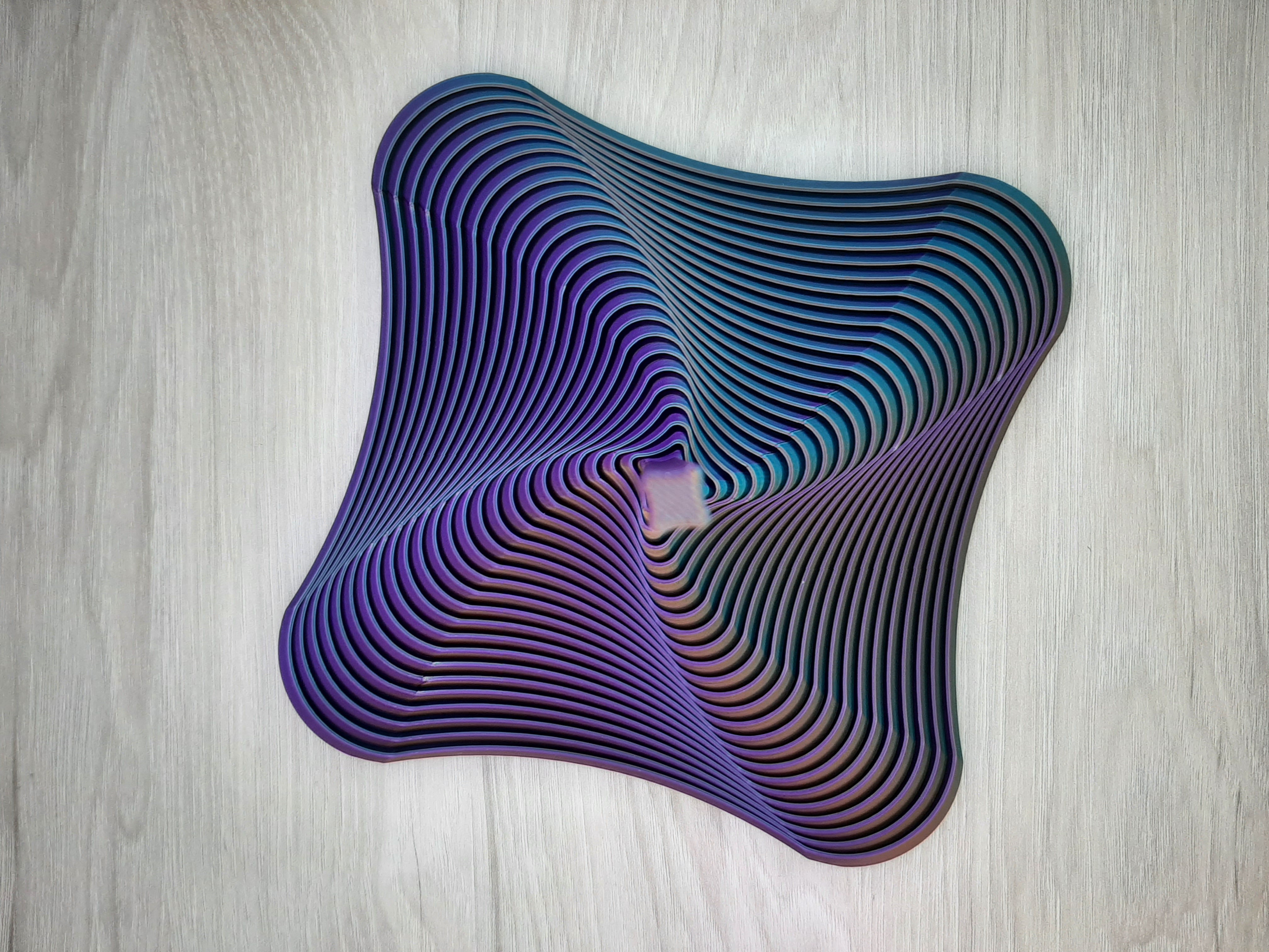 square wavy fidget toy