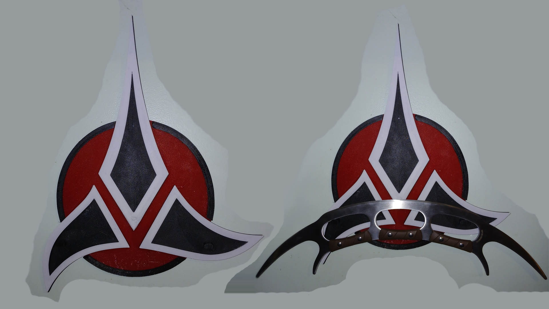 Bat'leth Pizza Cutter