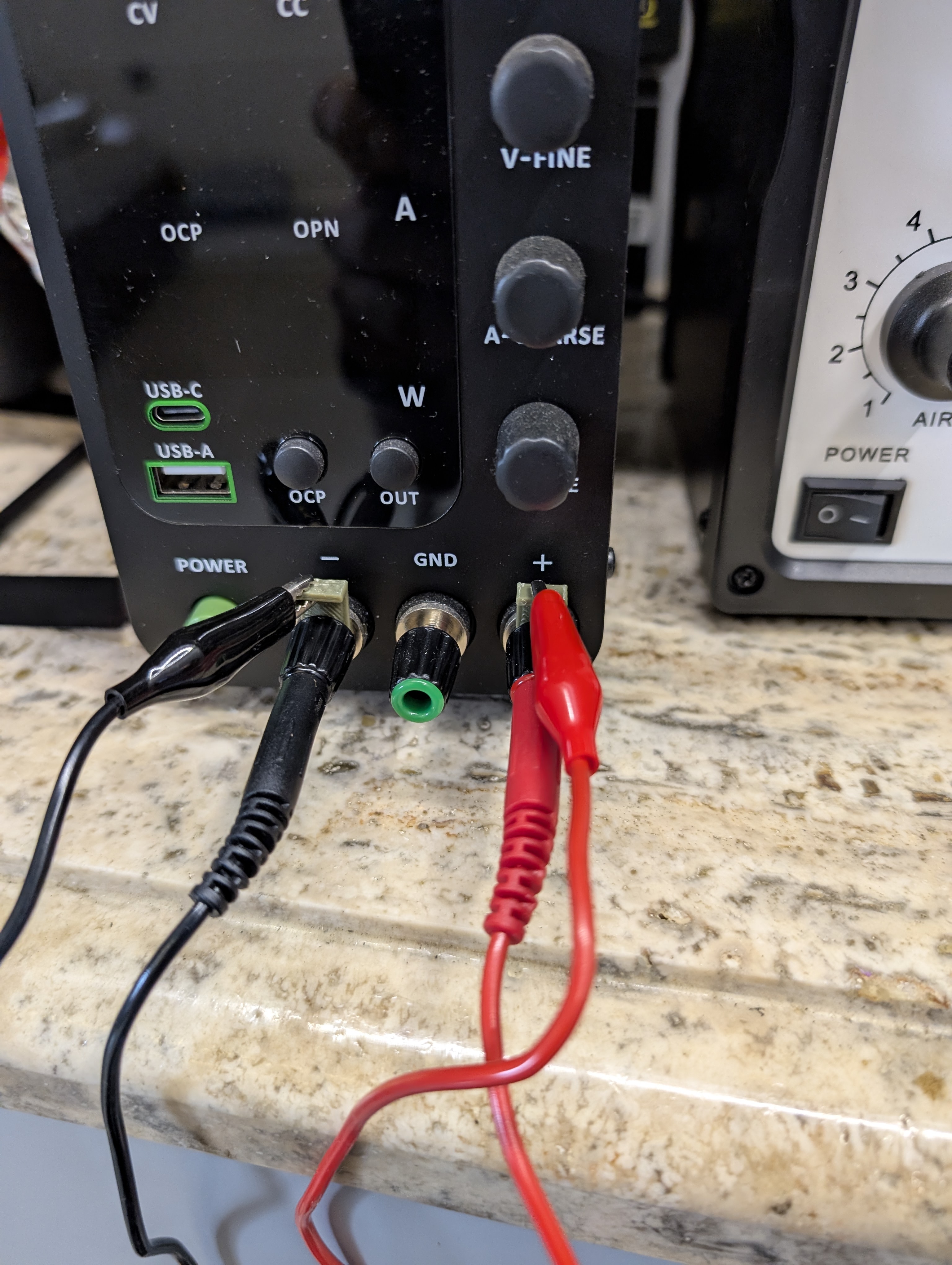 Lab Bench DC Power Supply Alligator Clip Holder