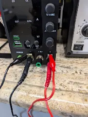 Lab Bench DC Power Supply Alligator Clip Holder