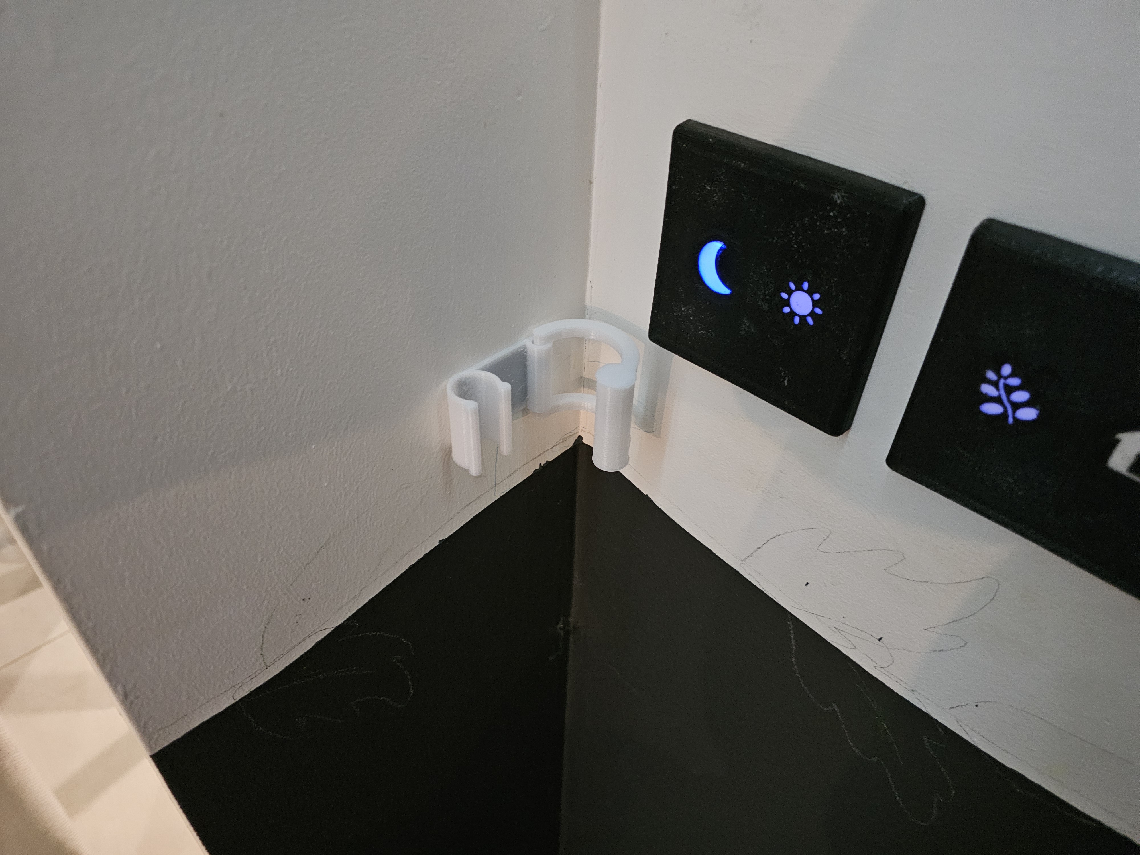 Curtain Lock Clip