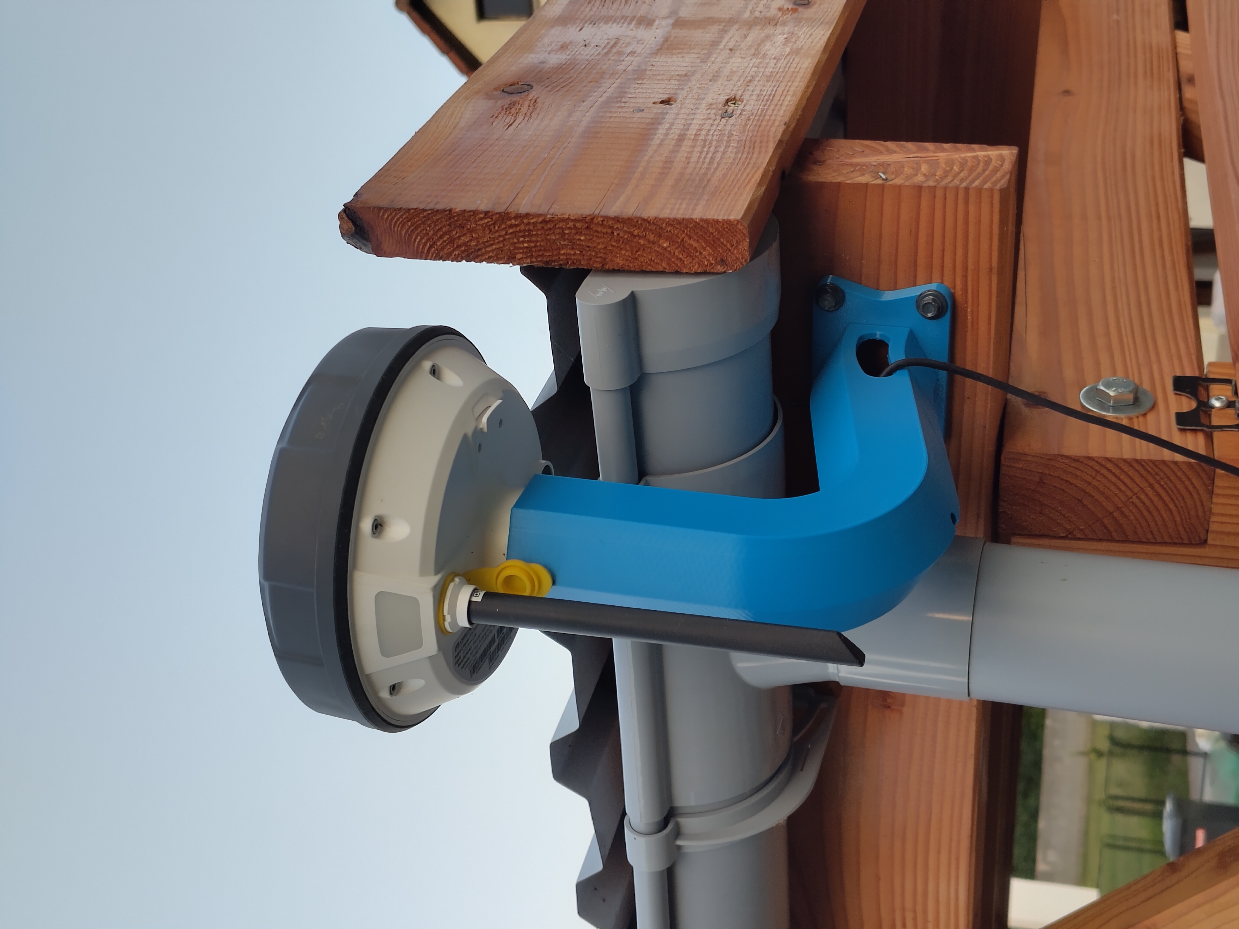 RTKarm - the Mammotion RTK wall mount