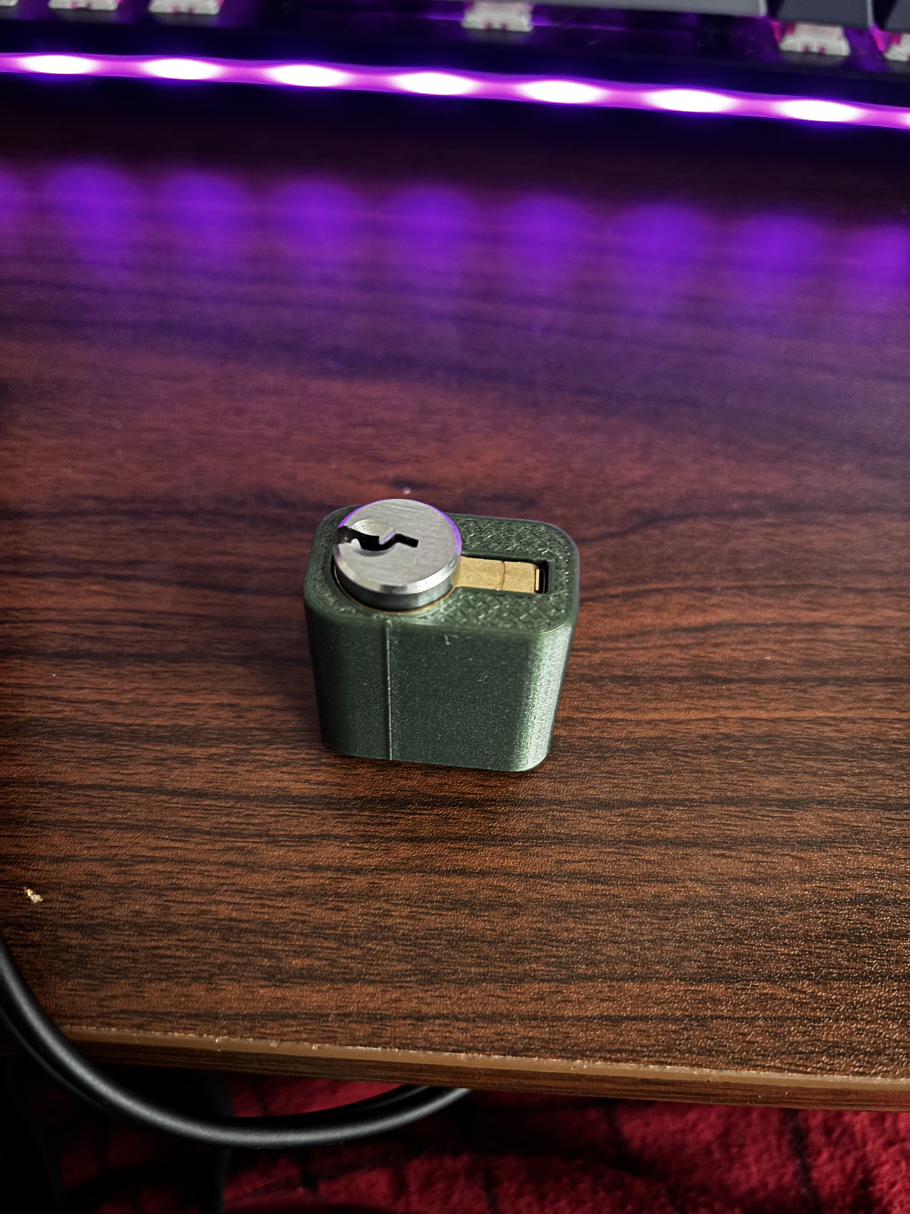 Toool Practice Lock Kik Holder