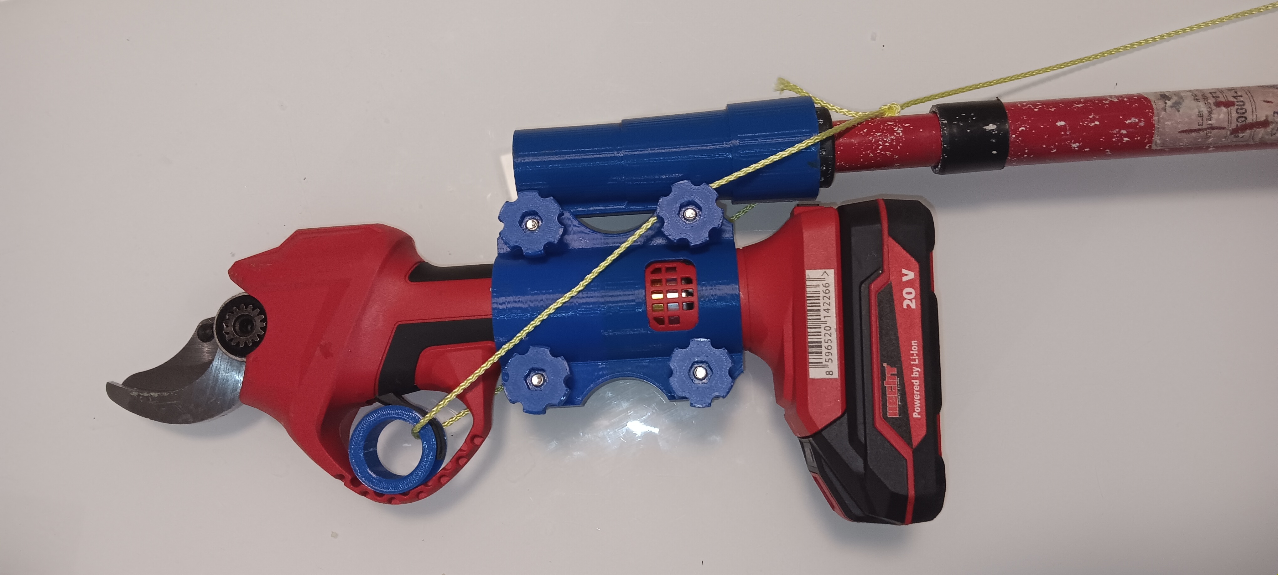 loppers / prunning trees/