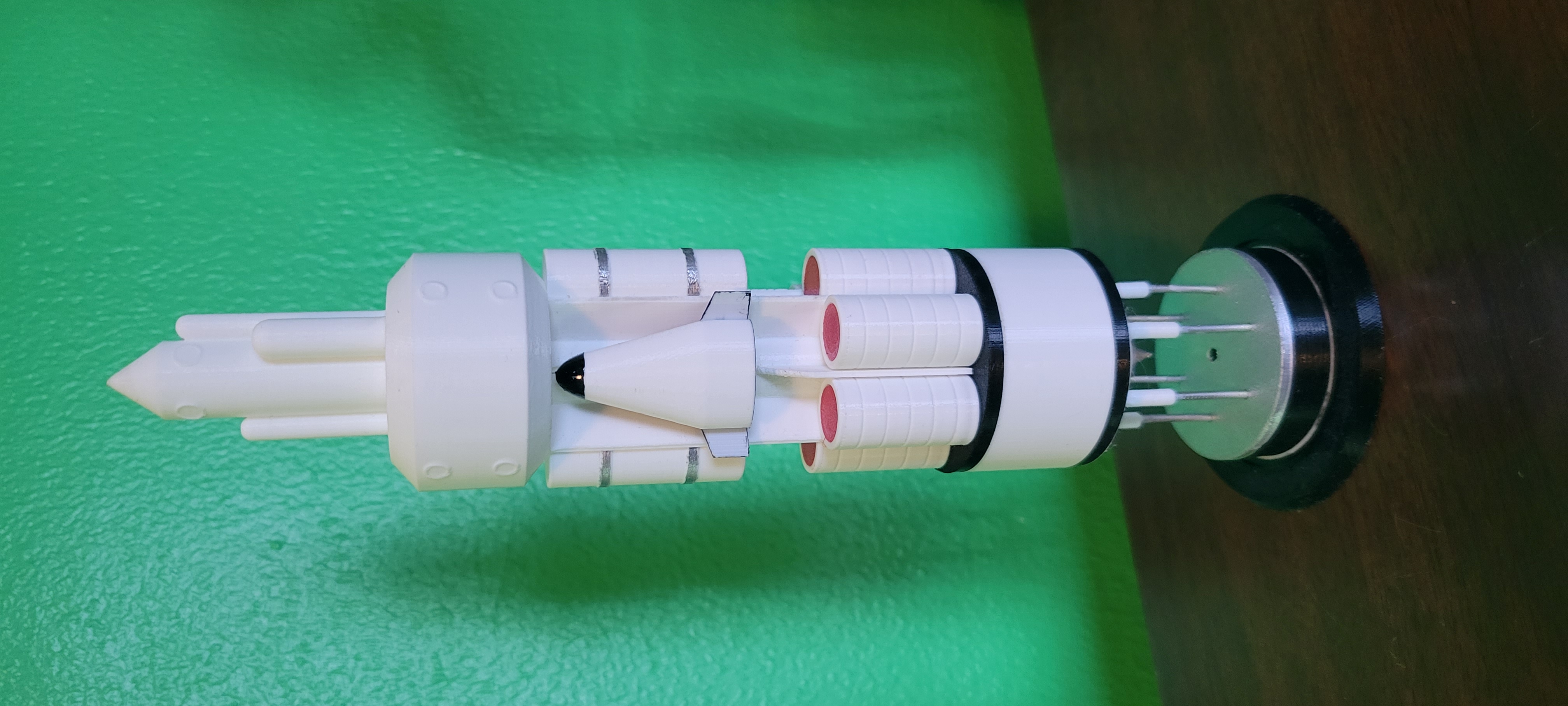 Project Orion / Orion nuclear pulse rocket - 1:200