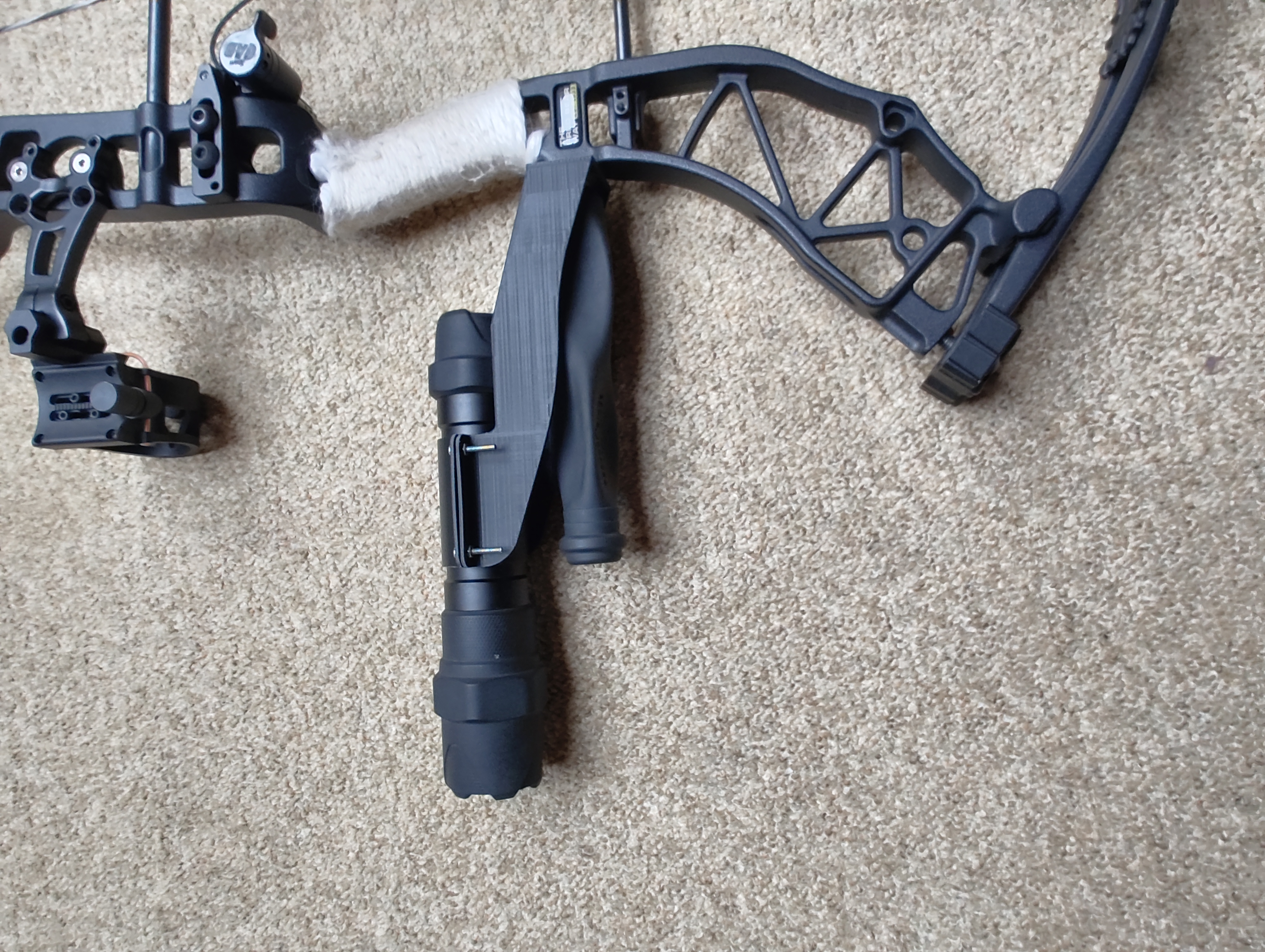 Flashlight mount for bows / archery