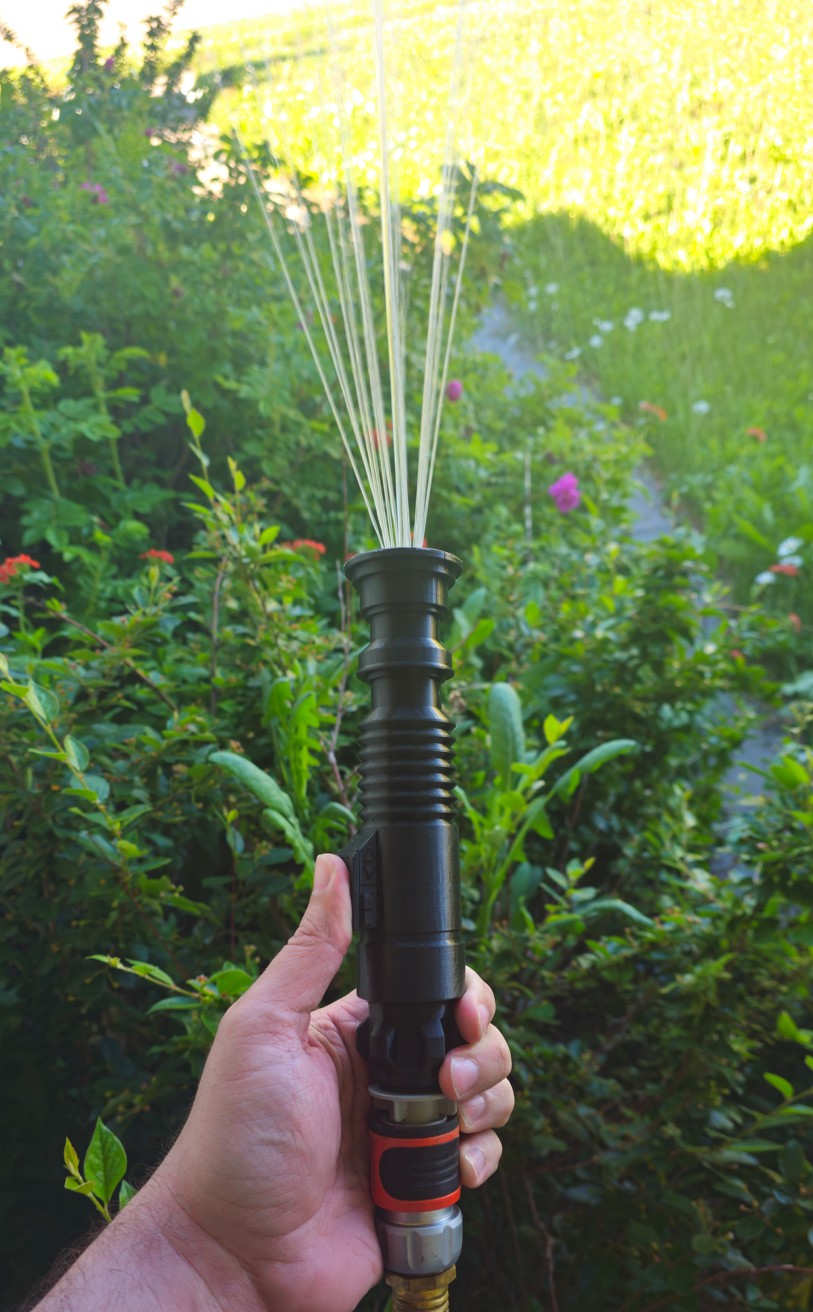 Lightsaber sprinkler (lawnsaber)