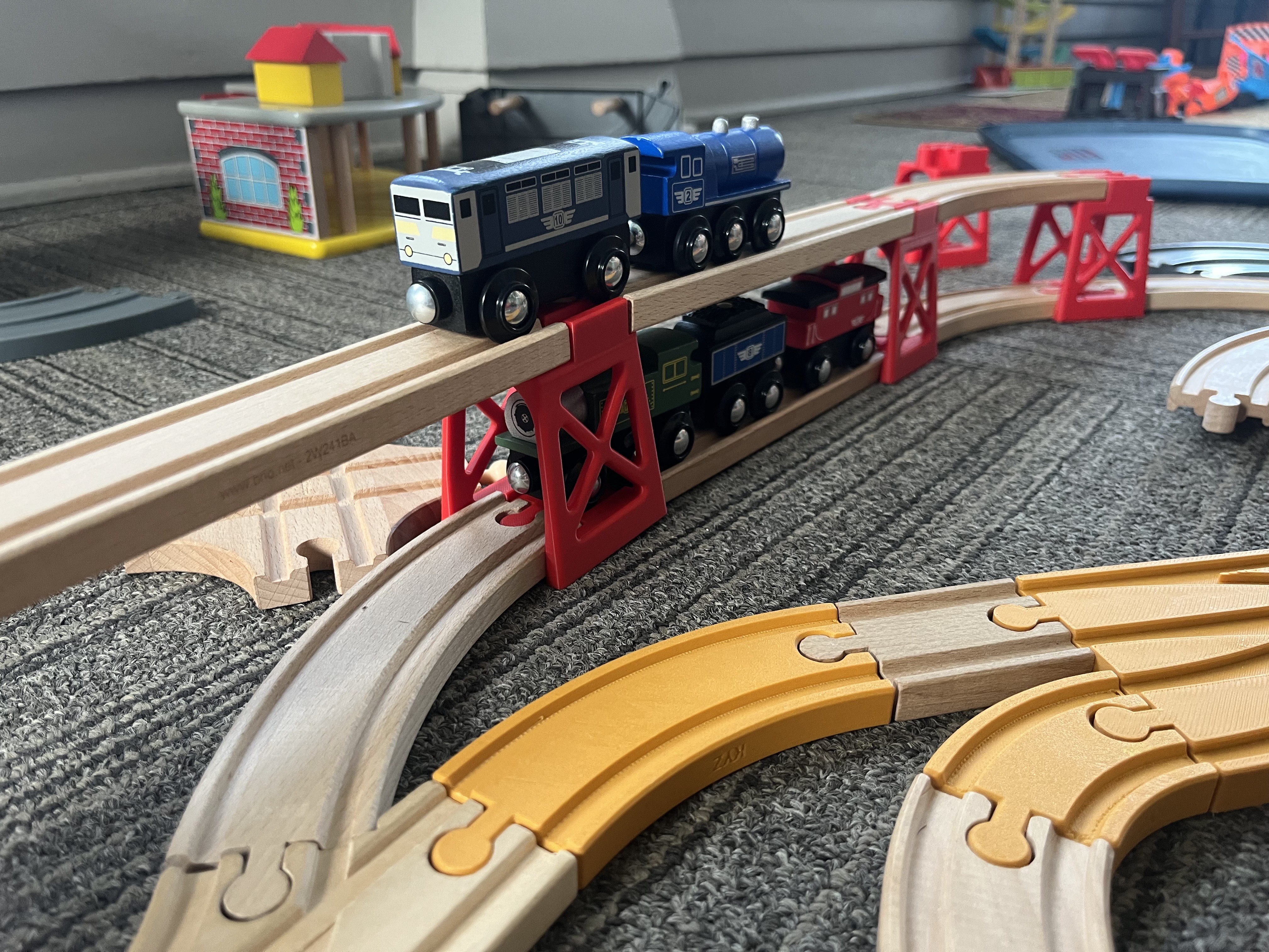Elevated Platform Train Bridge/Support — thumbnail 2