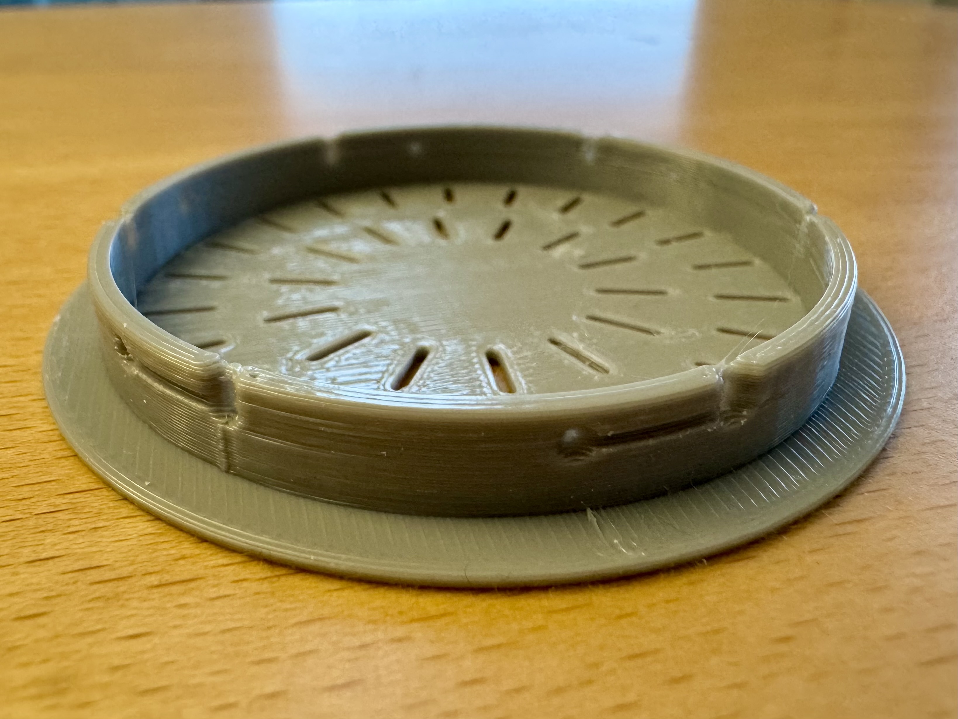 Twist-Lock lid for Polymaker Spool Center Desiccant Holder