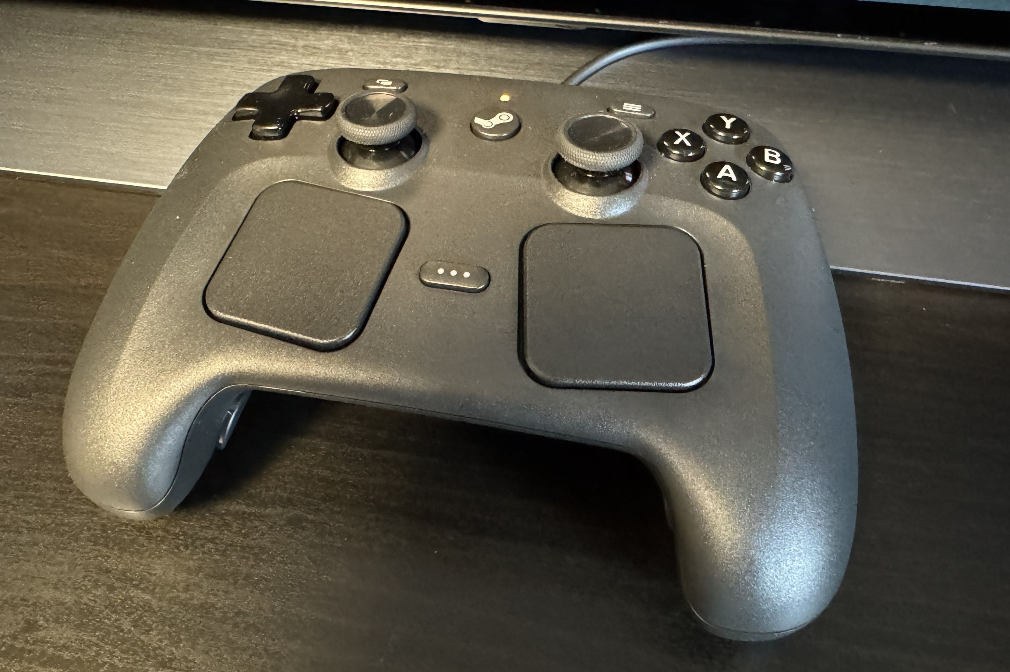 Miniatura 2 do modelo 3D Steam Controller Micro Dock