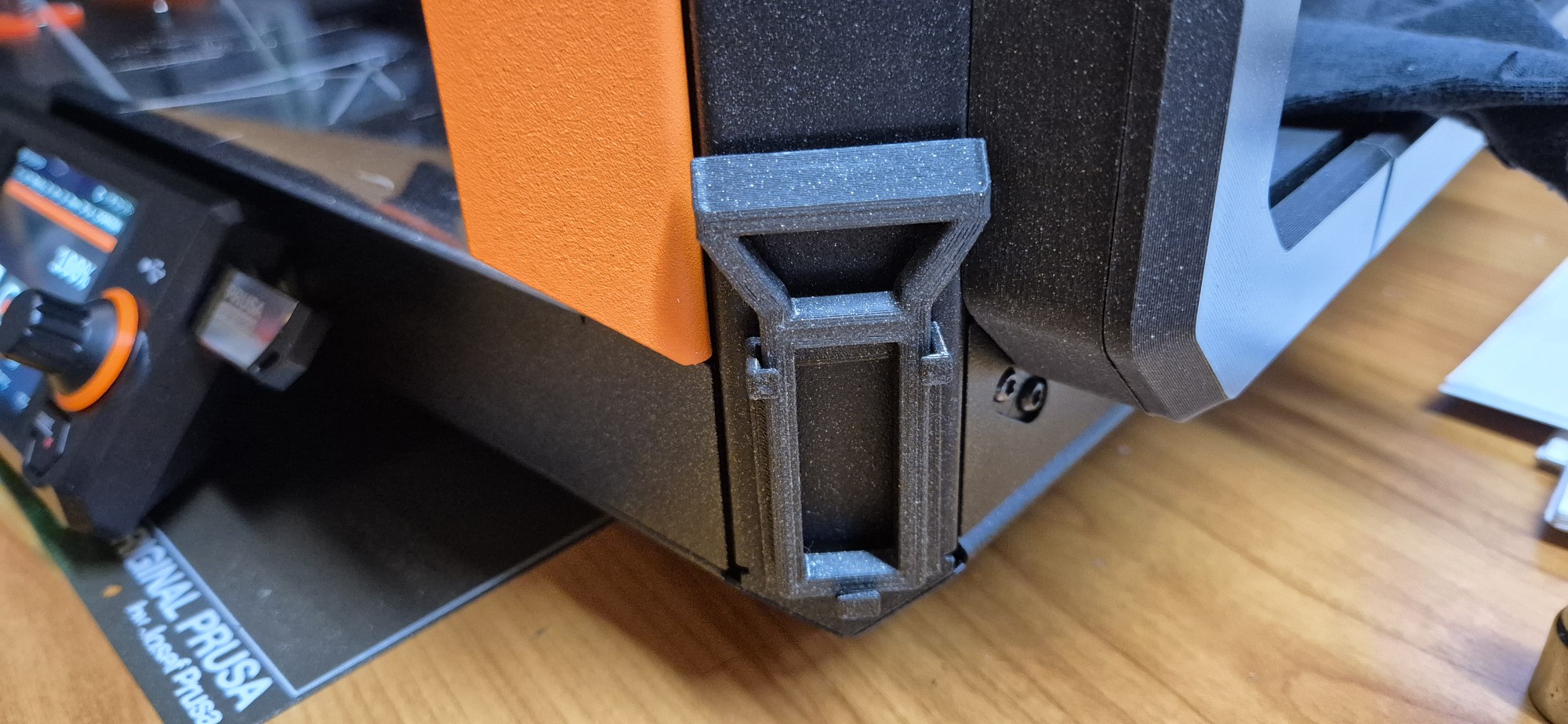 Mount for the "Mini Scrapper!" bed scraper.