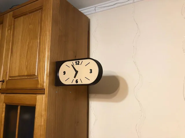 2 side clock