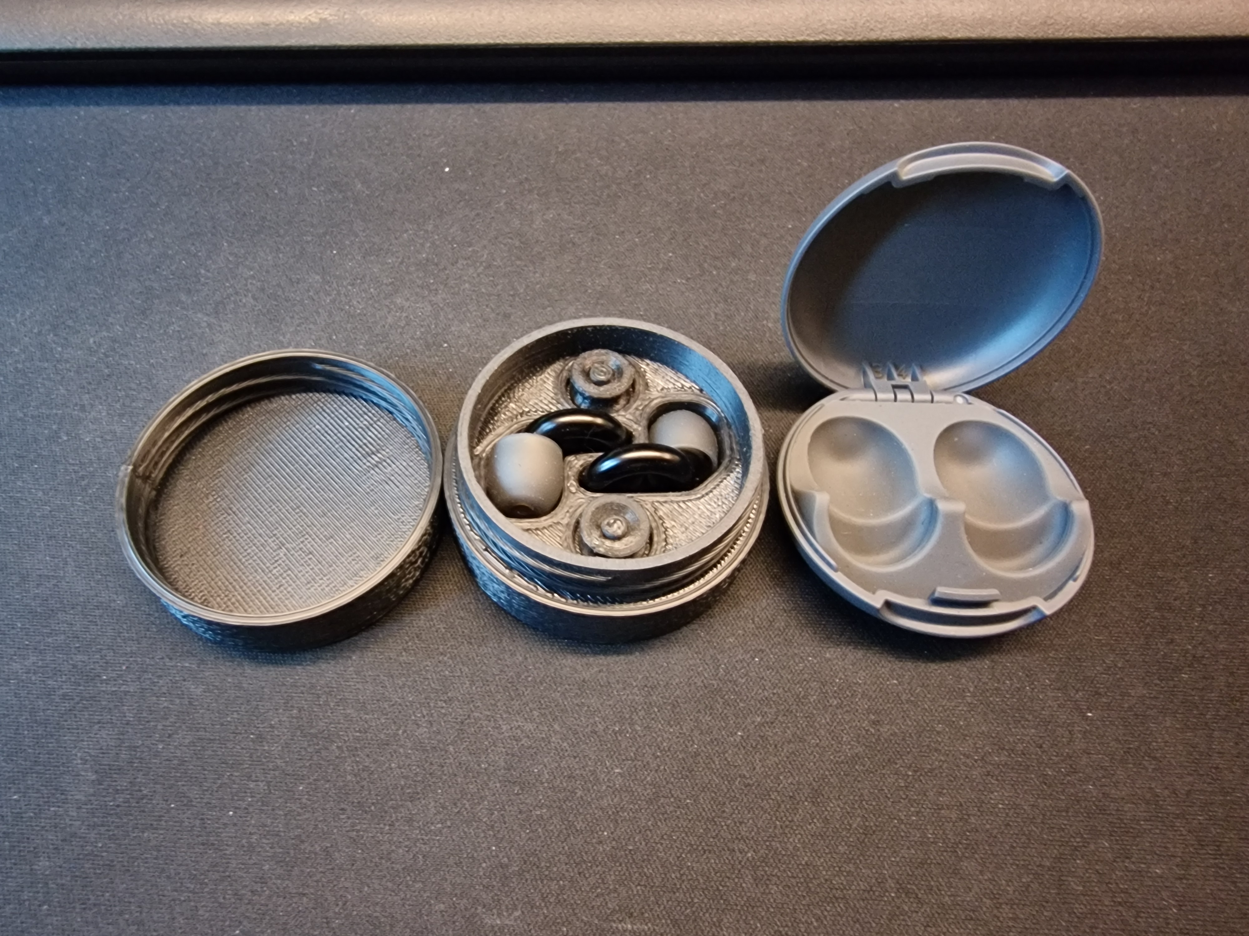 Miniatura 3 do modelo 3D Loop Earplugs Case