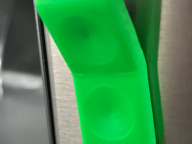Toggle Magnet