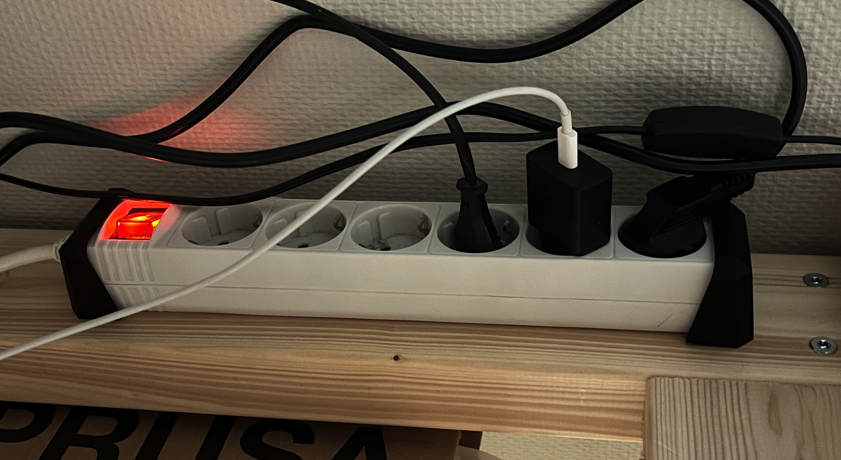 Power Strip Holder - For padded output