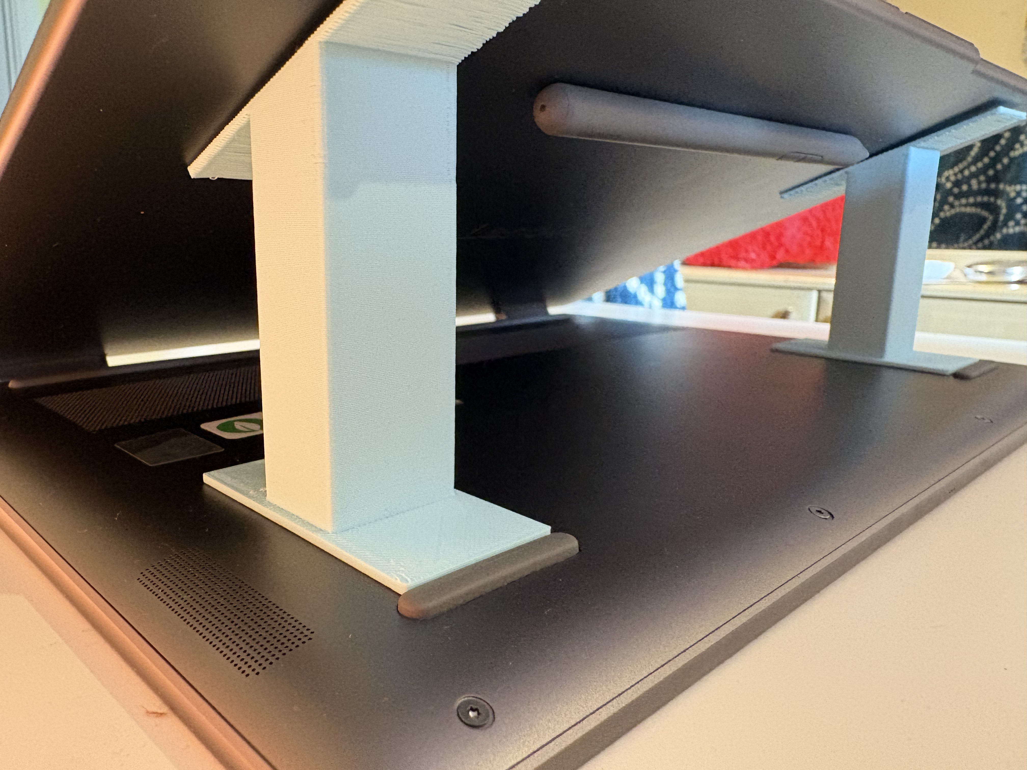 Rest for 2 in 1 laptop when in tablet mode 3D model