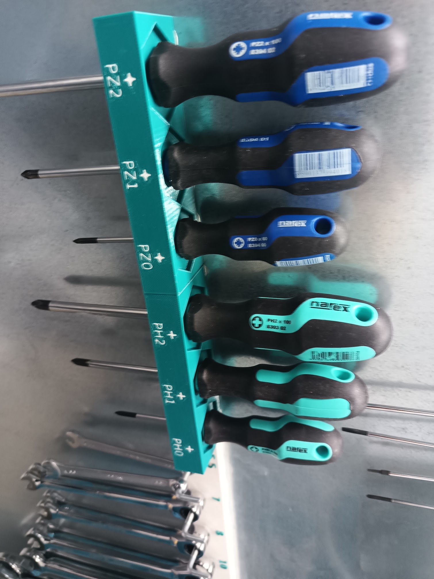 Miniatura 2 do modelo 3D Screwdriver holder