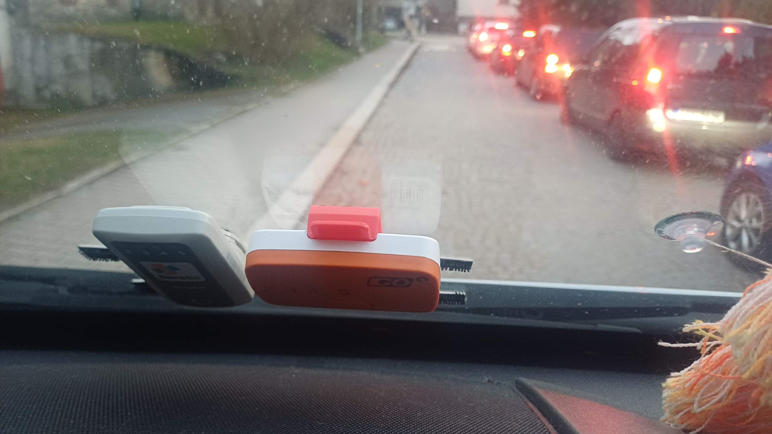 Držák na mýtnou krabičku GO-MAUT